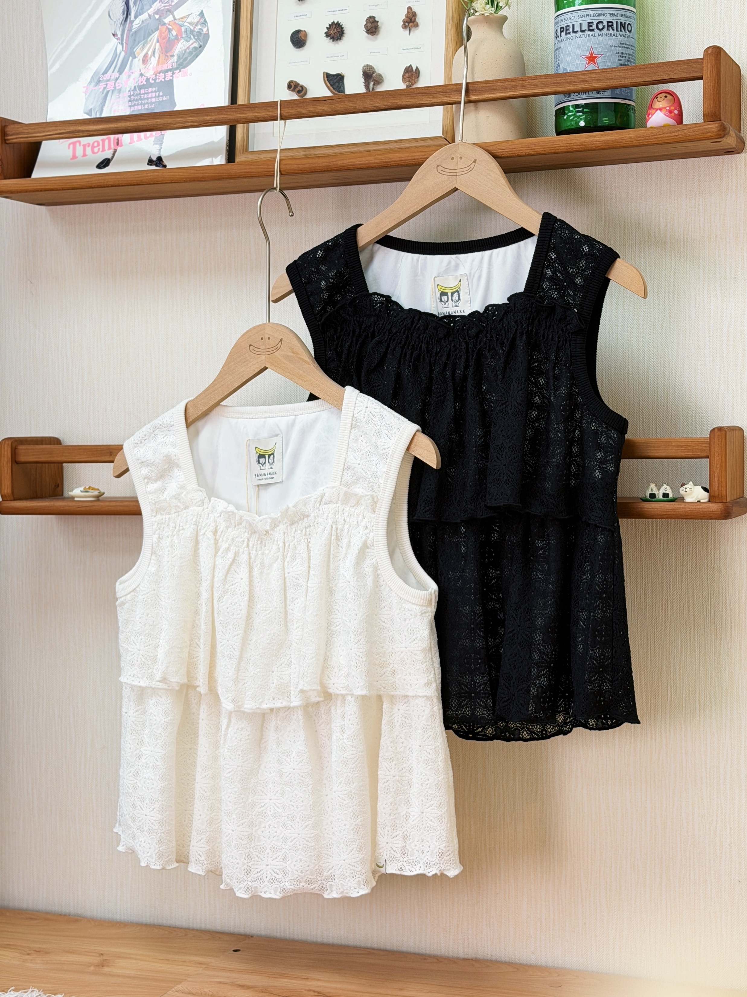 兩色 / 鏤空花樣方領摺褶背心 / Square-Neck Pointelle Pleated Tiered Top