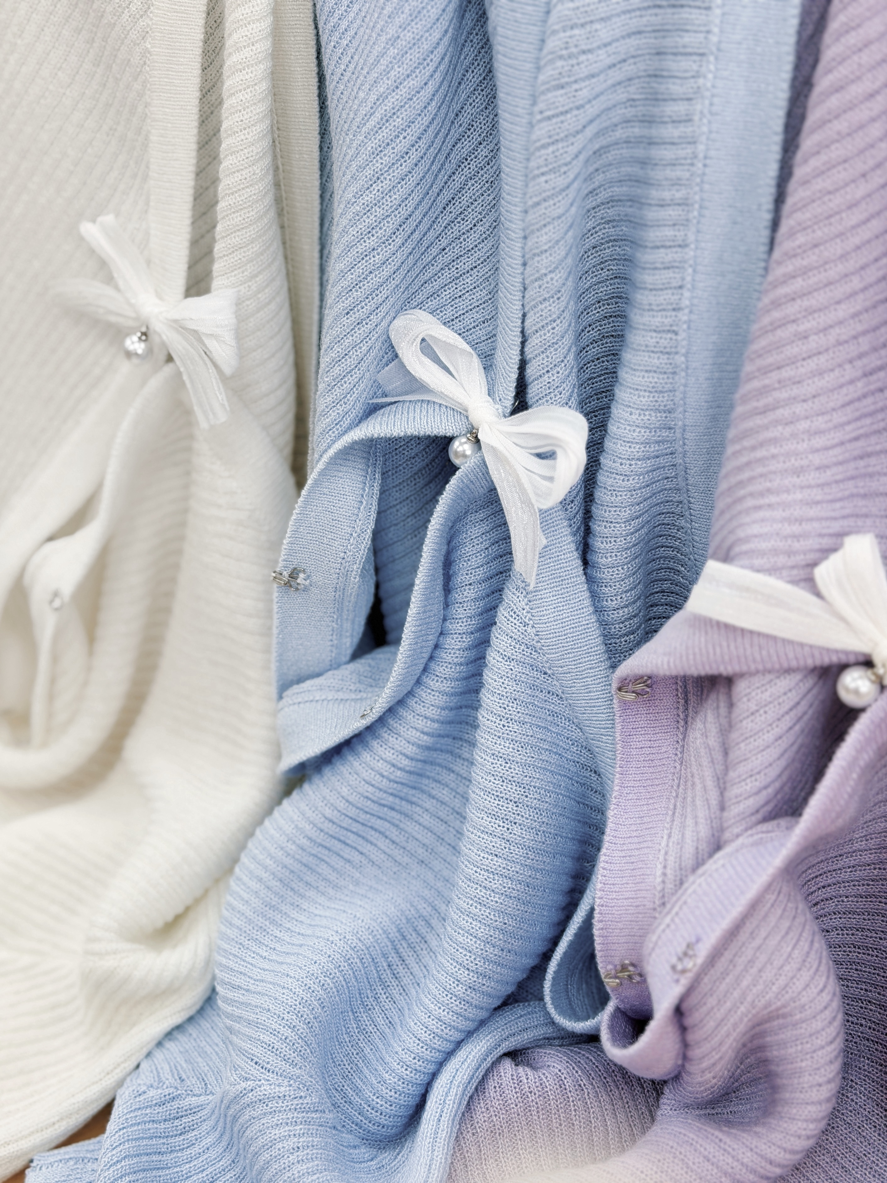 三色 / 冰絲珍珠蝴蝶結短袖外套 / Cool-Touch Pearl Bow Short Sleeve Cardigan