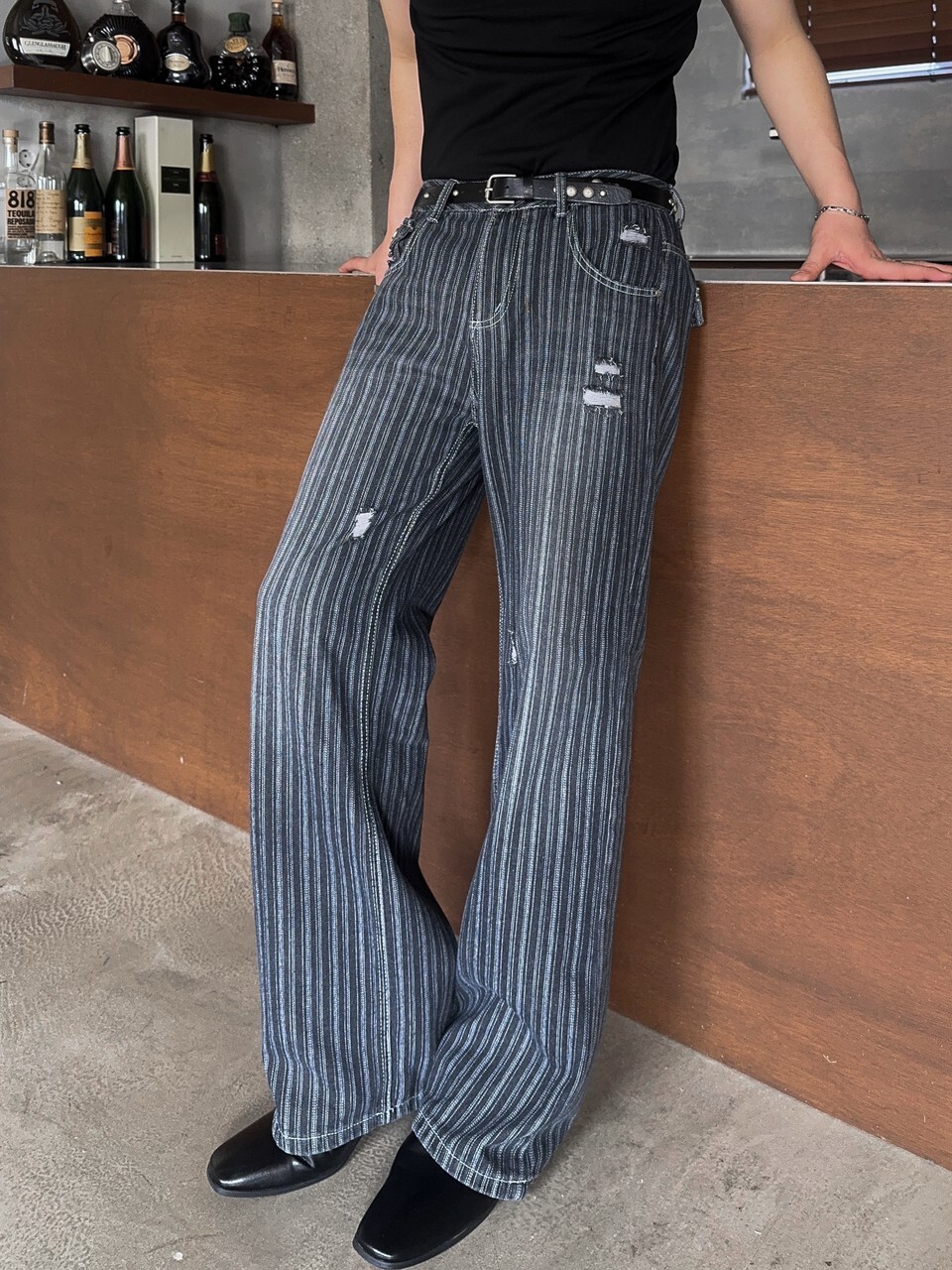 Striped damaged jeans