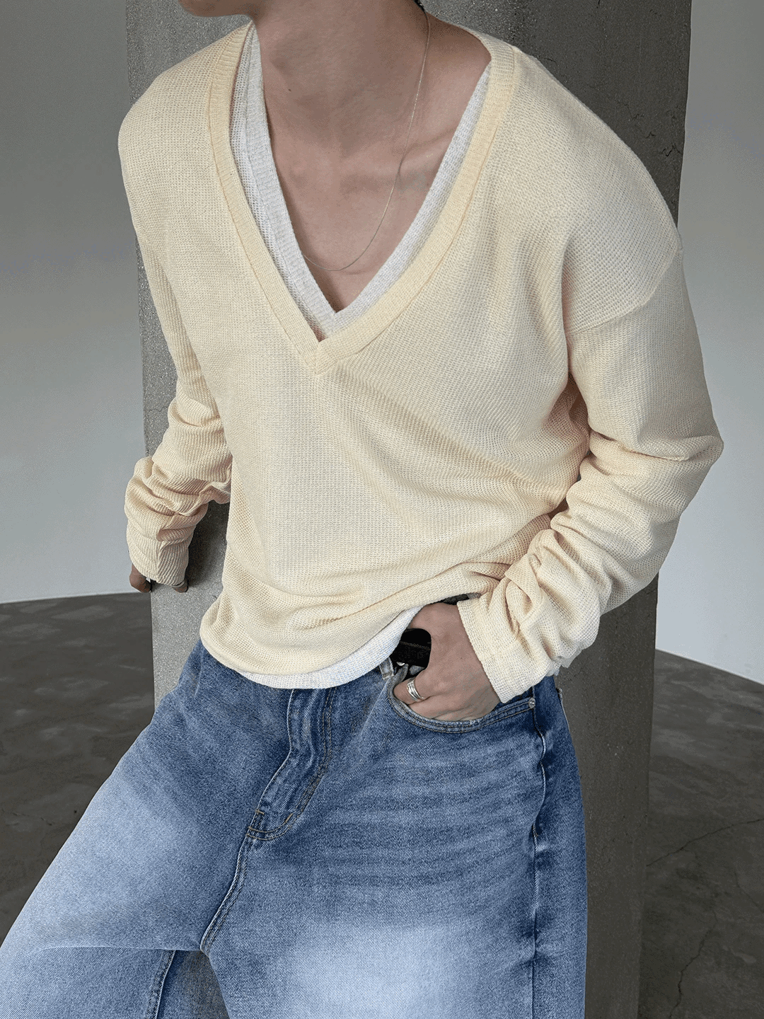 Linen deep V-neck T-shirt
