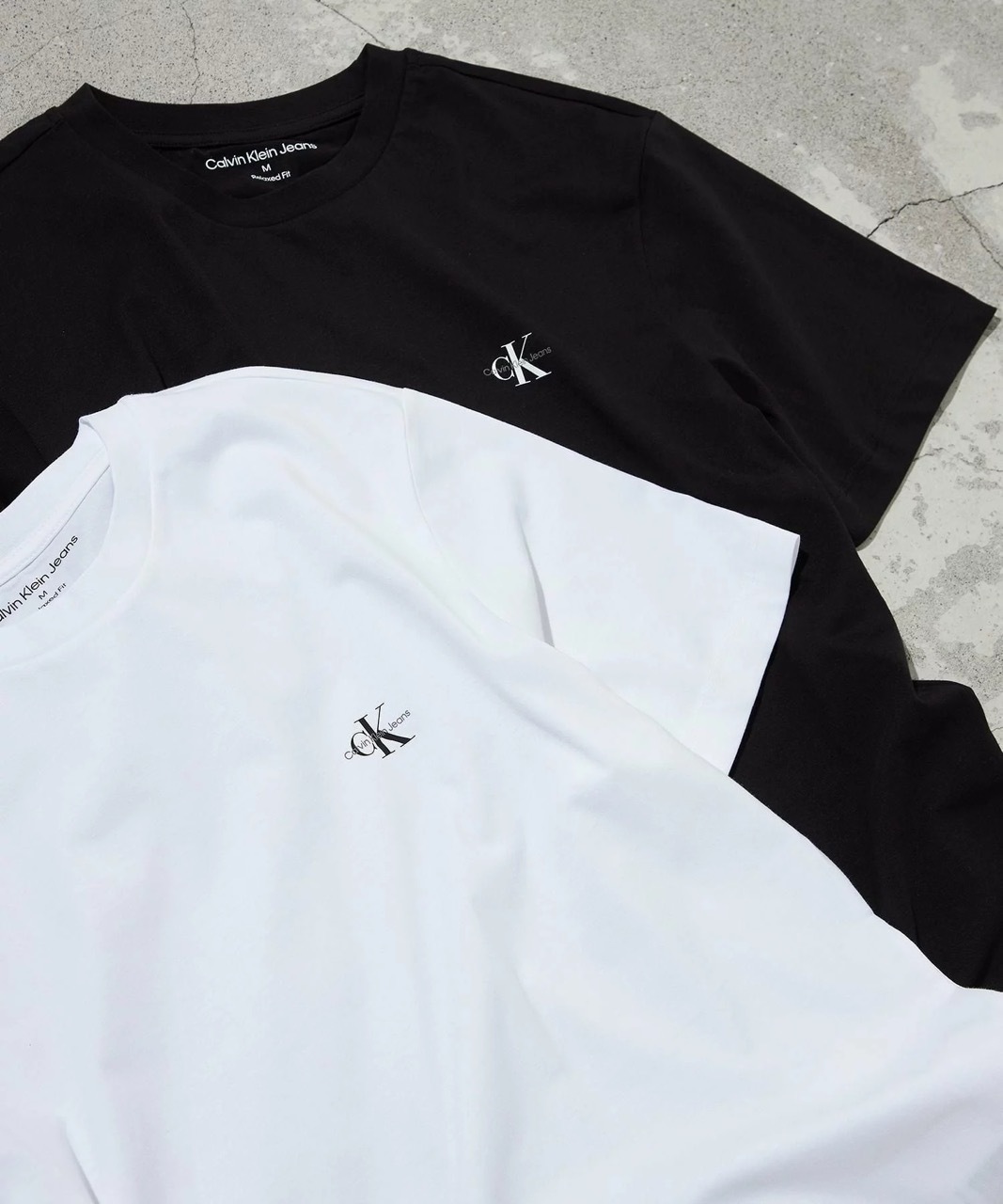 🇰🇷 CALVIN KLEIN CK 胸前小標 小LOGO 短T 短袖 2件一組 黑色 白色 男女 / 預購