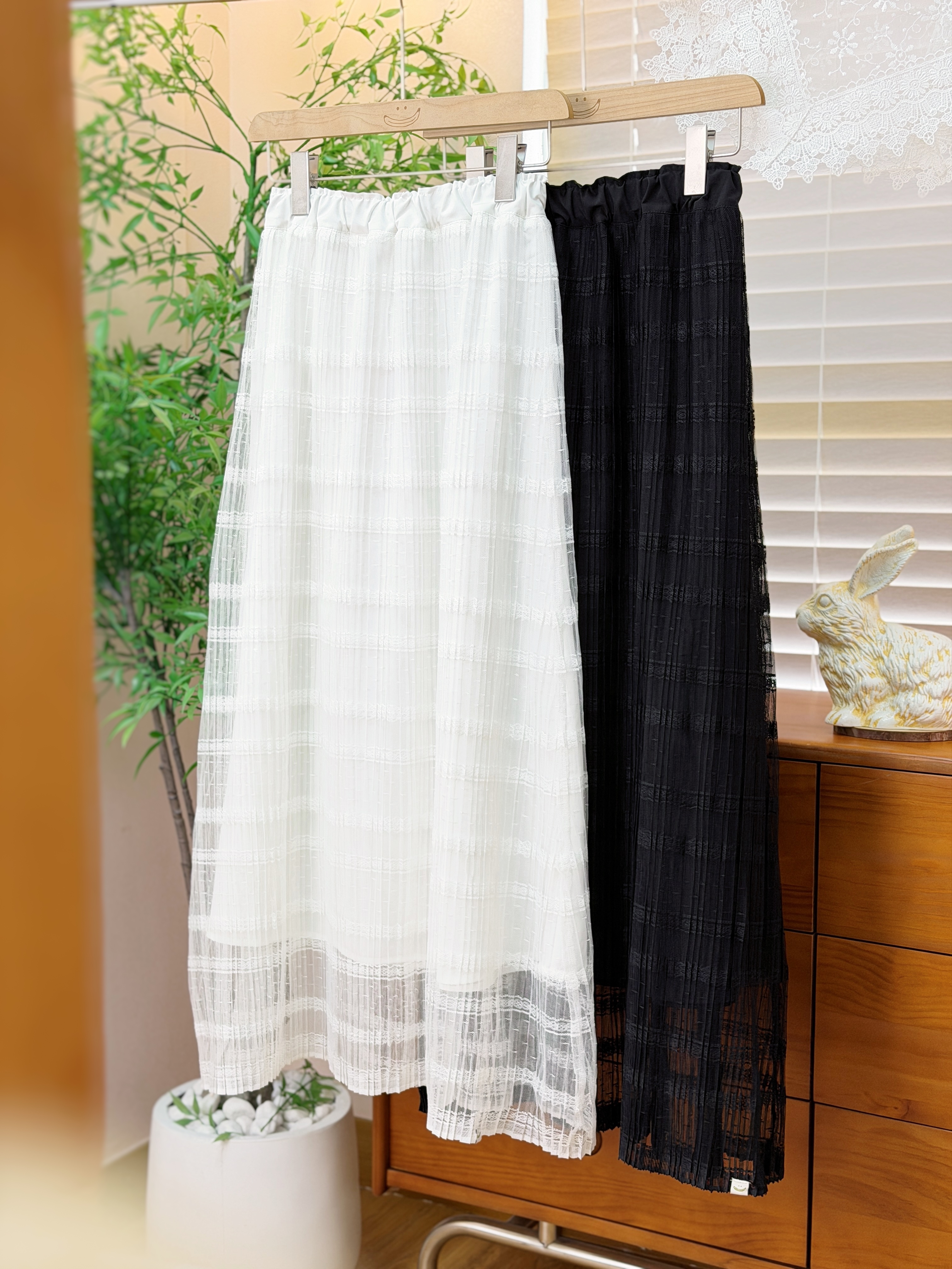 兩色 / 精緻感蕾絲網紗百摺長裙 / Pleated Lace Mesh Maxi Skirt
