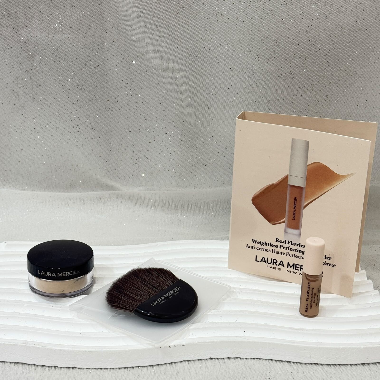 Laura Mercier Sample / Travel Size
