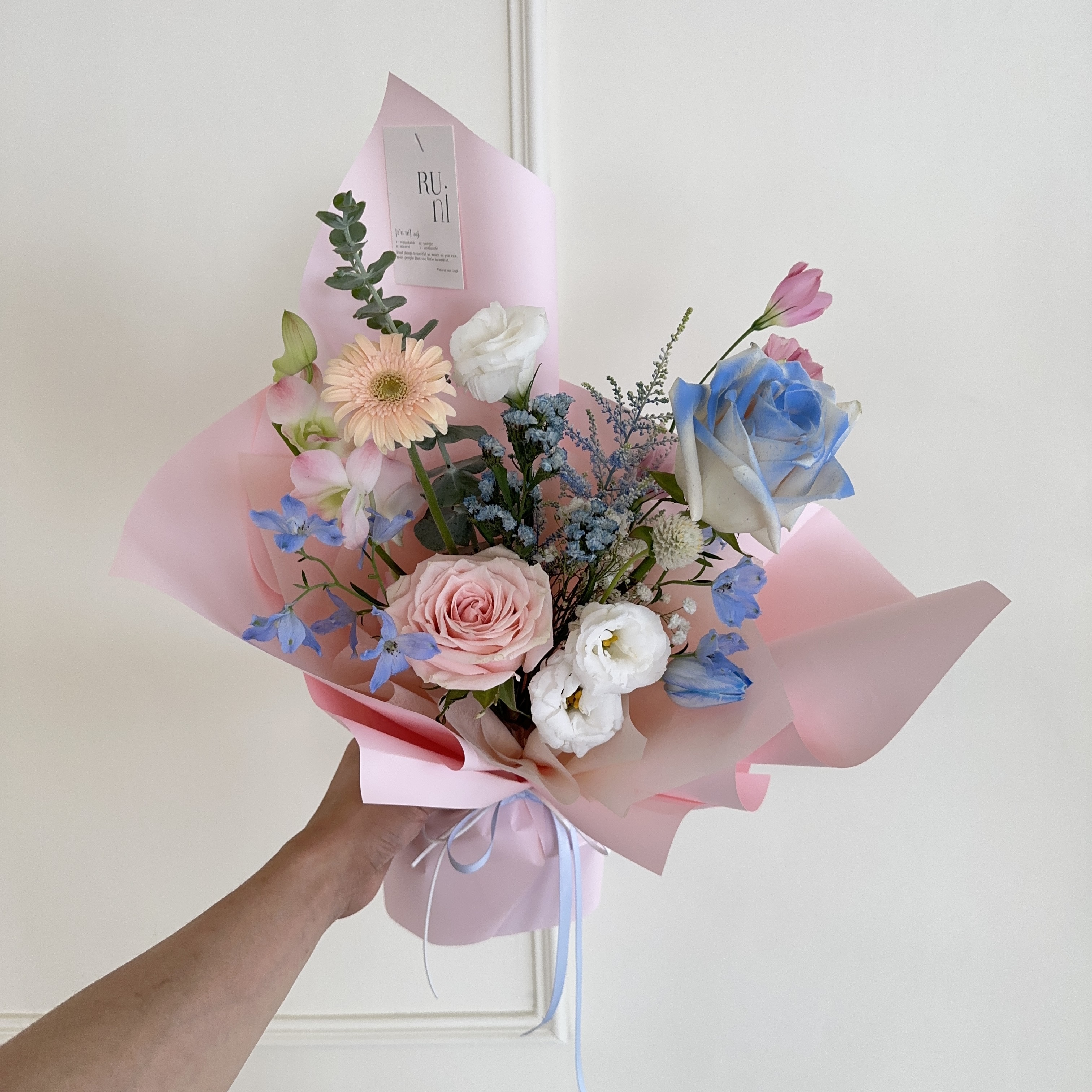 粉藍琴海-粉藍色系綜合鮮花花束