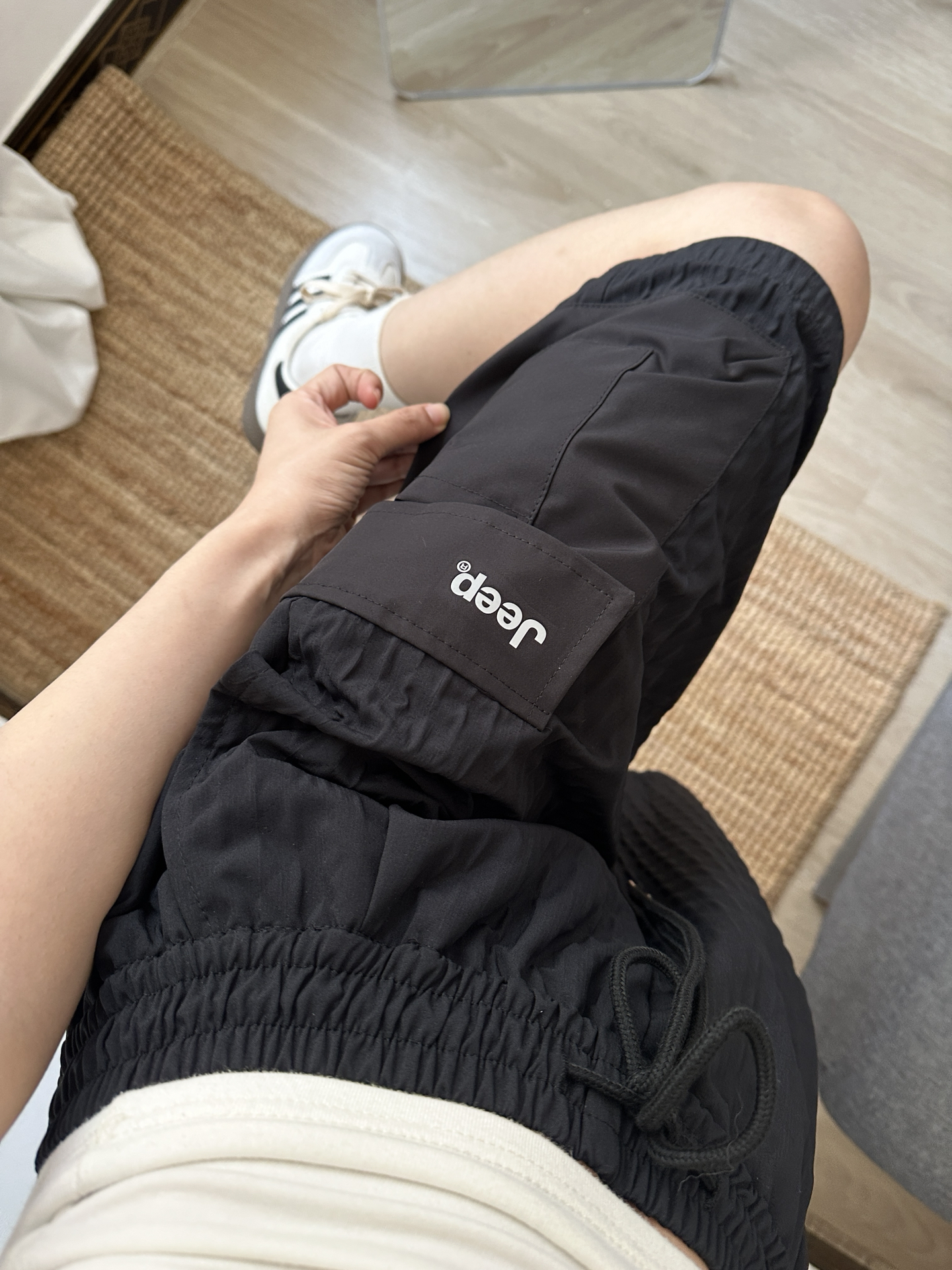 代購-Jeep 簡約工裝 機能 大口袋 輕薄 寬鬆 冰肌感 泡泡感 五分 短褲 男女同款