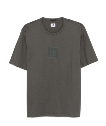 C.P. Company Metropolis大都會系列徽章短袖 黑/灰【20CLTS017A006370W999】