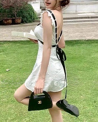 設計師香風撞色鏤空方領後V洋裝