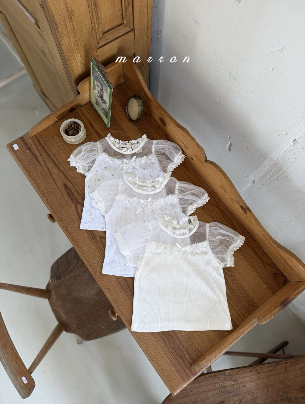 Marron Classic Ruffle Collar Tee