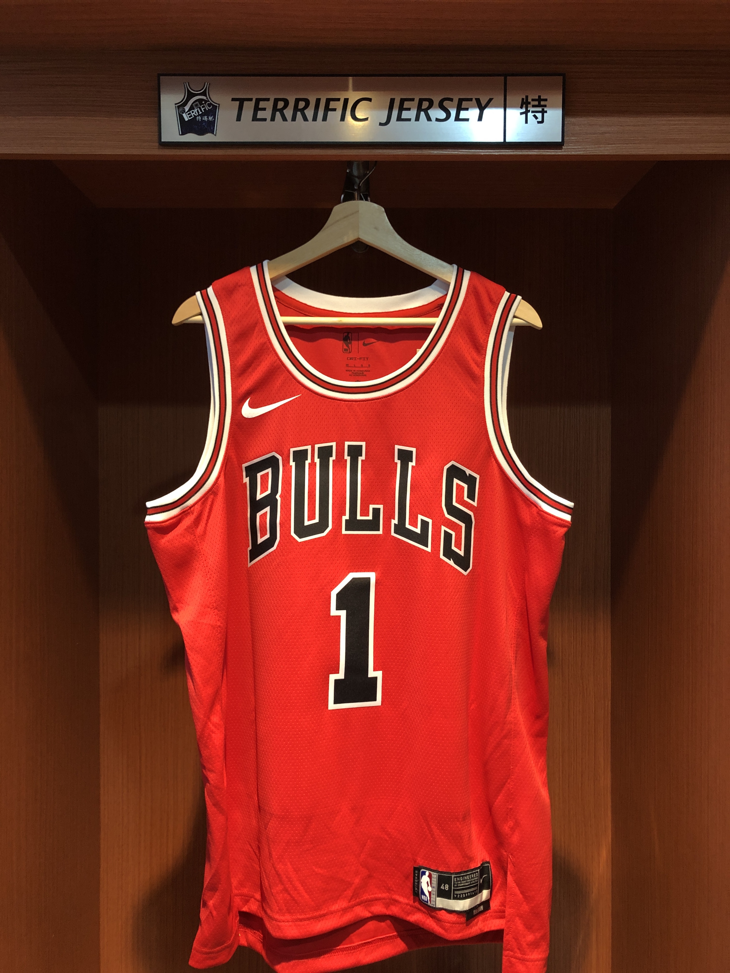 NBA球衣 親簽含認證 Derrick Rose 芝加哥公牛紅 加簽版本〝2011 MVP〞Icon Nike Swingman 球迷版 熱轉印 Fanatics 官方雷射編號 全新