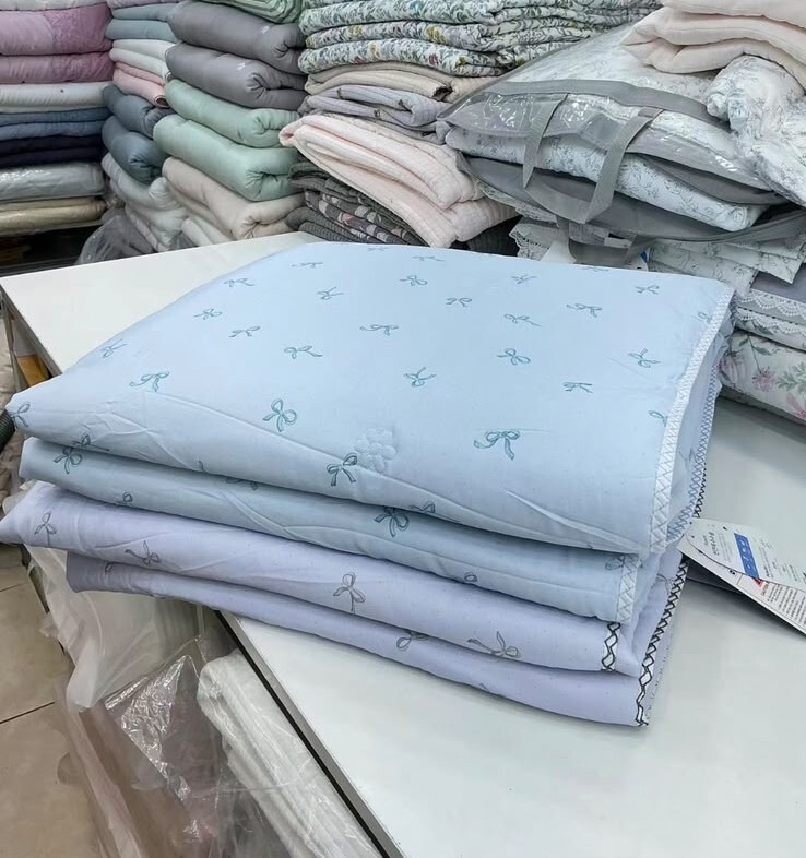 O87 - 7.9 度 天絲涼感被 S Size: 160x210 $499 / Q size: 200x230 $599 枕頭袋$109/1個 $199/2個 made in korea