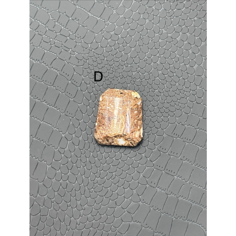 HKAG0626-023 D級尊者靈骨吊咀 大約3cm x 2.5cm 附頸繩 隨機款 (A23)