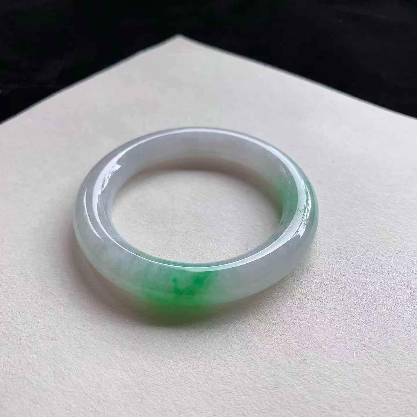 陽綠圓條翡翠手鐲,天然翡翠A玉, 緬甸玉, Jade, Jadeite