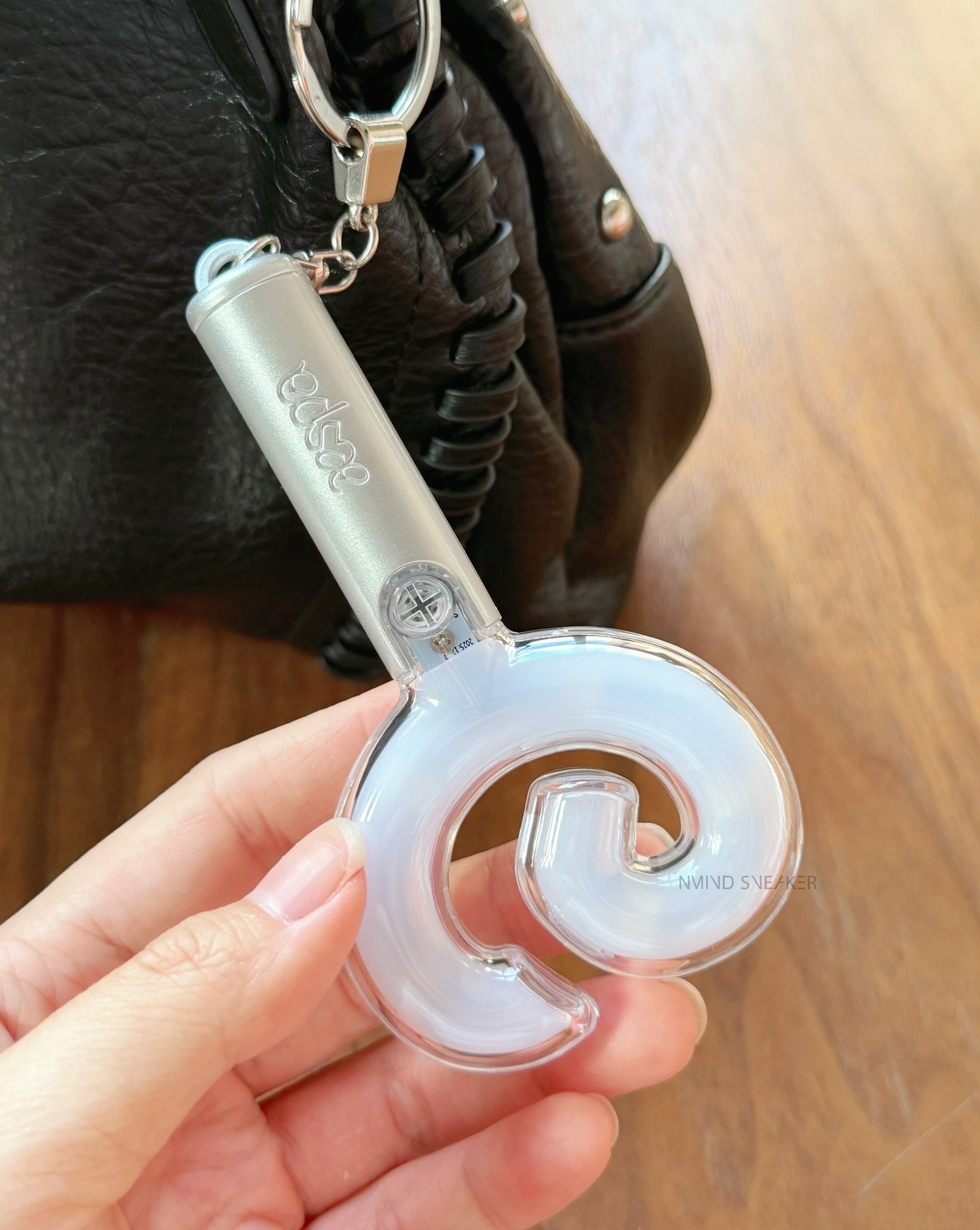 <小手燈aespa MINI FANLIGHT KEYRING ver.2 官方二代應援迷你手燈鑰匙圈