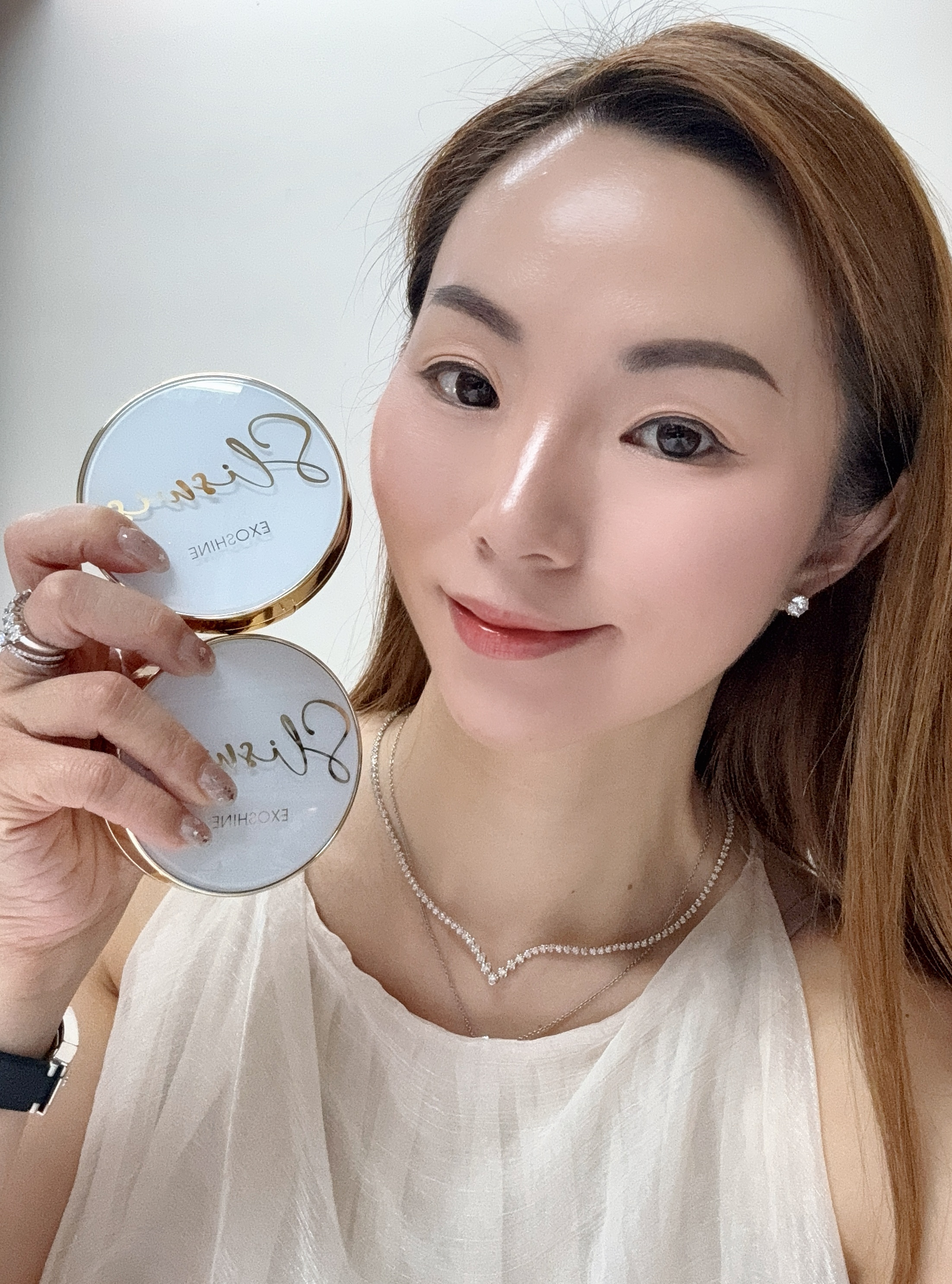 皇牌V面水光皇后氣墊 (買2件平均$249.5/件, 3件平均$233/件) (15/8截單) (截單後約7-14天寄出) - Sliswiss # 2606SL