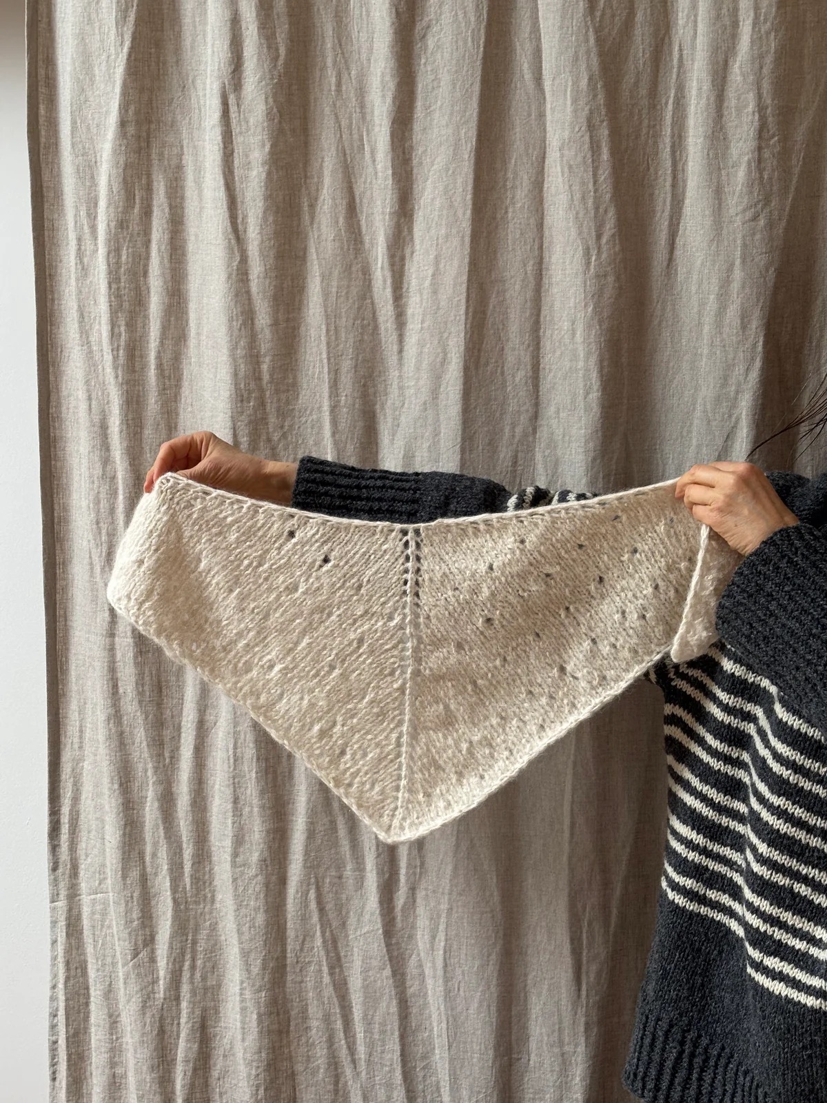 Biches & Buches - Beach day Shawl (PDF Pattern in English)