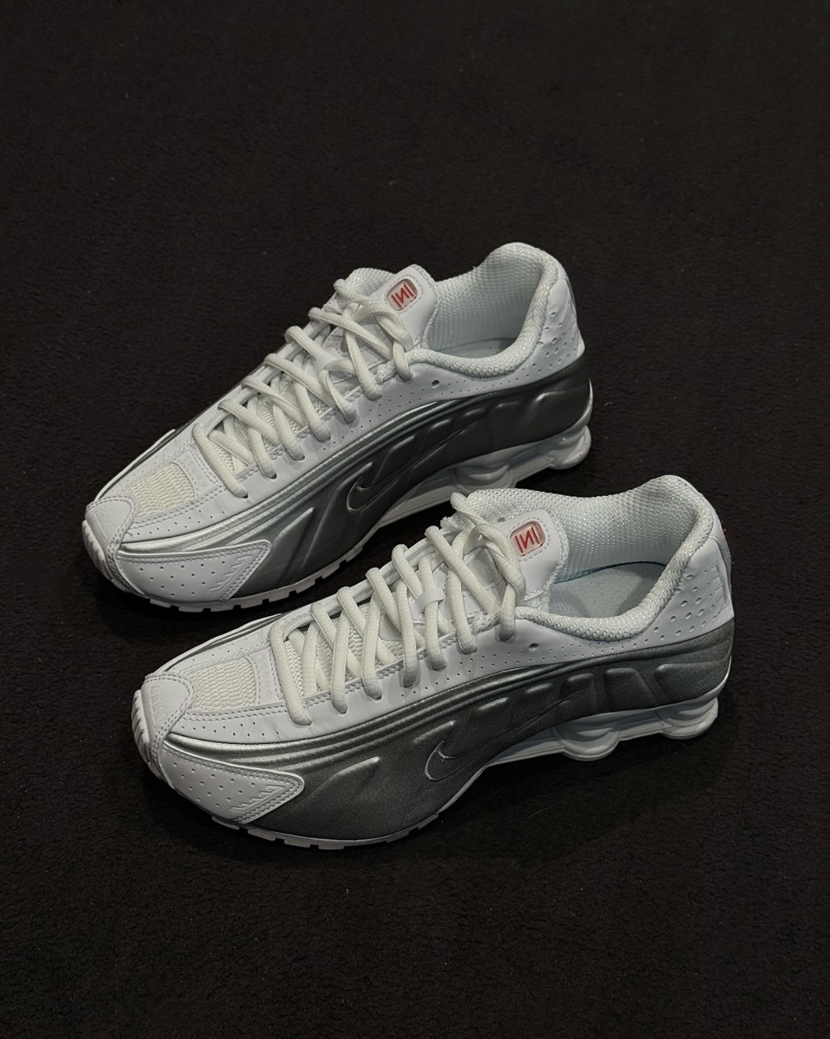 女鞋 NIKE W SHOX R4 白銀 氣墊 緩震 復古 彈簧鞋 運動鞋【AR3565-101】