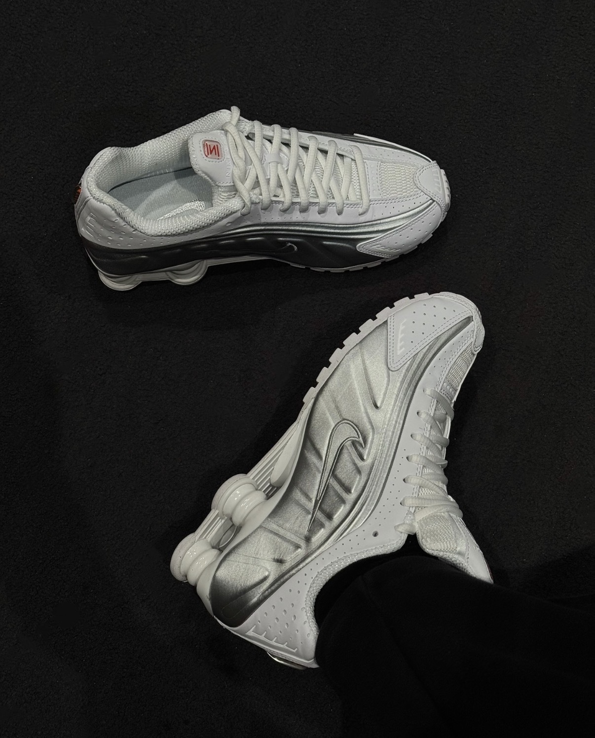 女鞋 NIKE W SHOX R4 白銀 氣墊 緩震 復古 彈簧鞋 運動鞋【AR3565-101】
