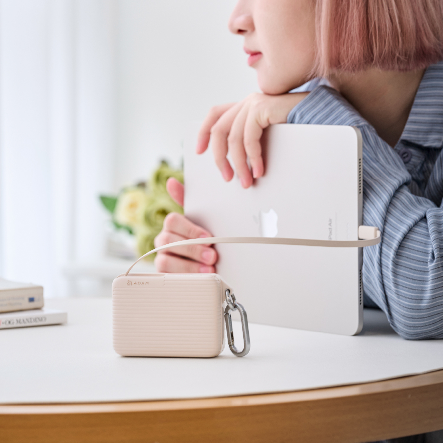 VIONTA T1S 10000mAh Solid-State Power Bank with Built-In Cable【4-Color Pack】