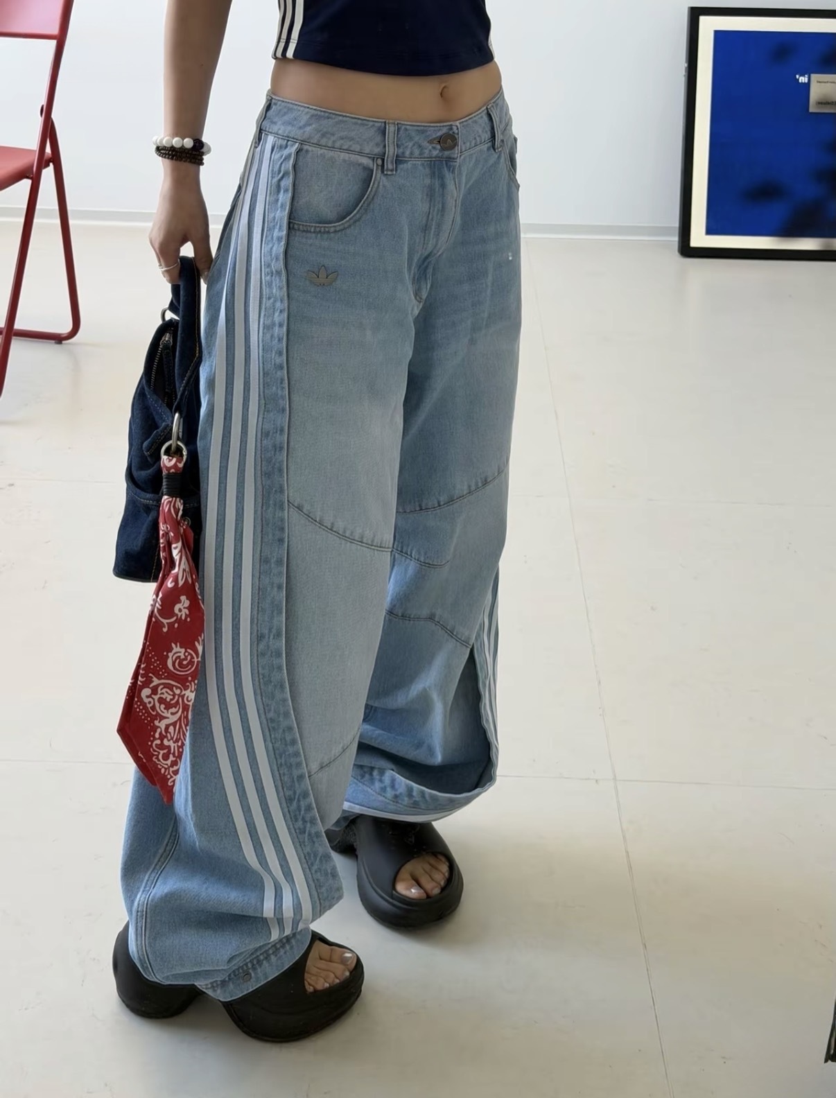女款 ADIDAS BANANA DENIM 藍色 牛仔 丹寧 管樂同款 寬鬆 三葉草 繭型褲 寬褲 長褲【KY5188】ADLP