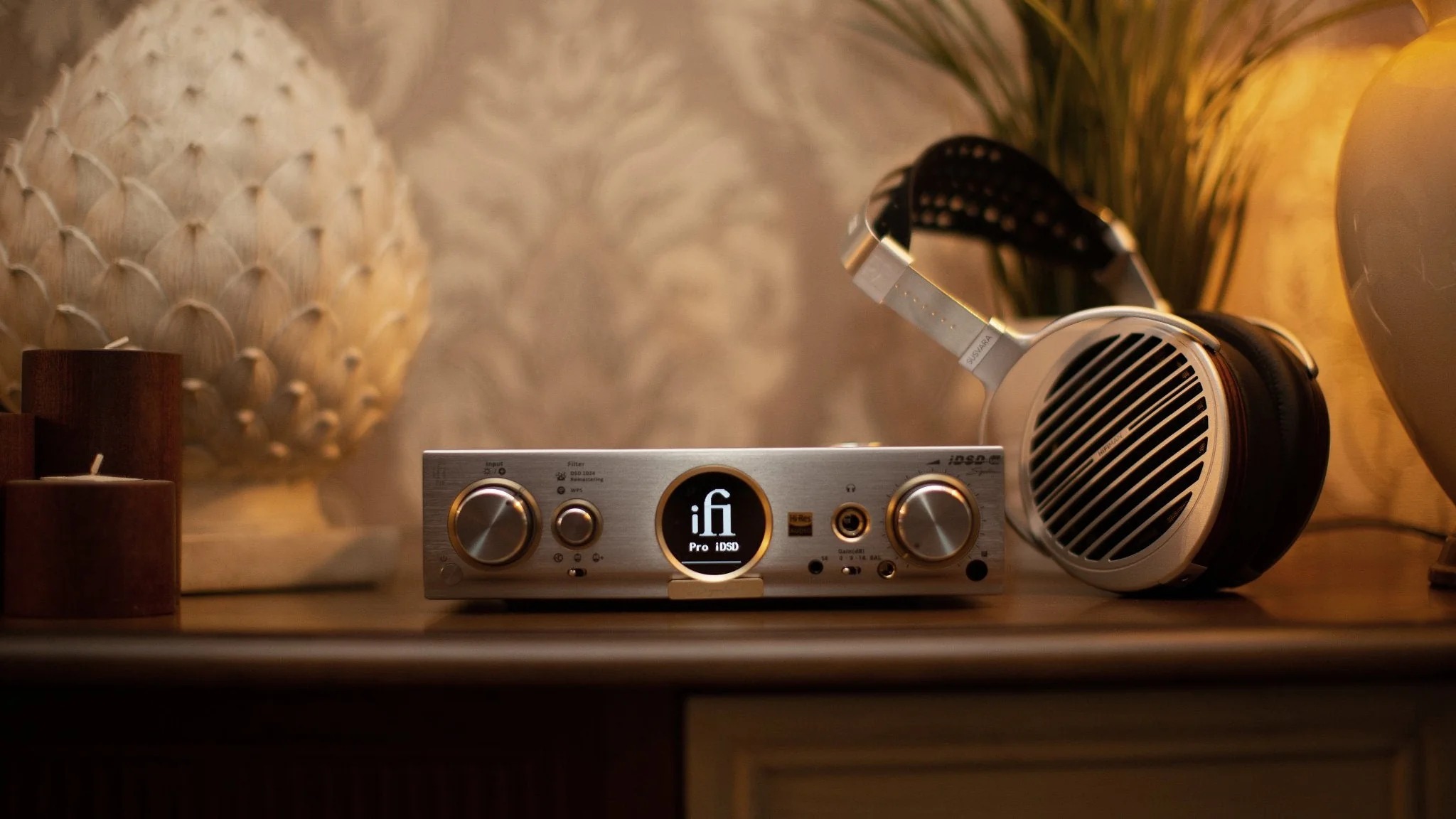iFi Audio Pro iDSD Signature Streamer DAC / Amp 300% lower system noise, matched NOS GE5670s tubes, USB1.0 support for PS4/PS5, a new aluminum remote,  iPower Elite power supply