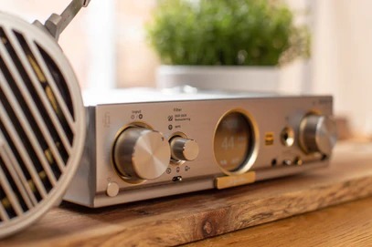 iFi Audio Pro iDSD Signature Streamer DAC / Amp builds on the strengths of the original, multi-award winning Pro iDSD.