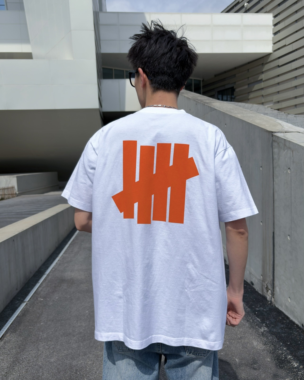#預購 UNDEFEATED 26SS 背後大LOGO 撞色印花短踢 四色