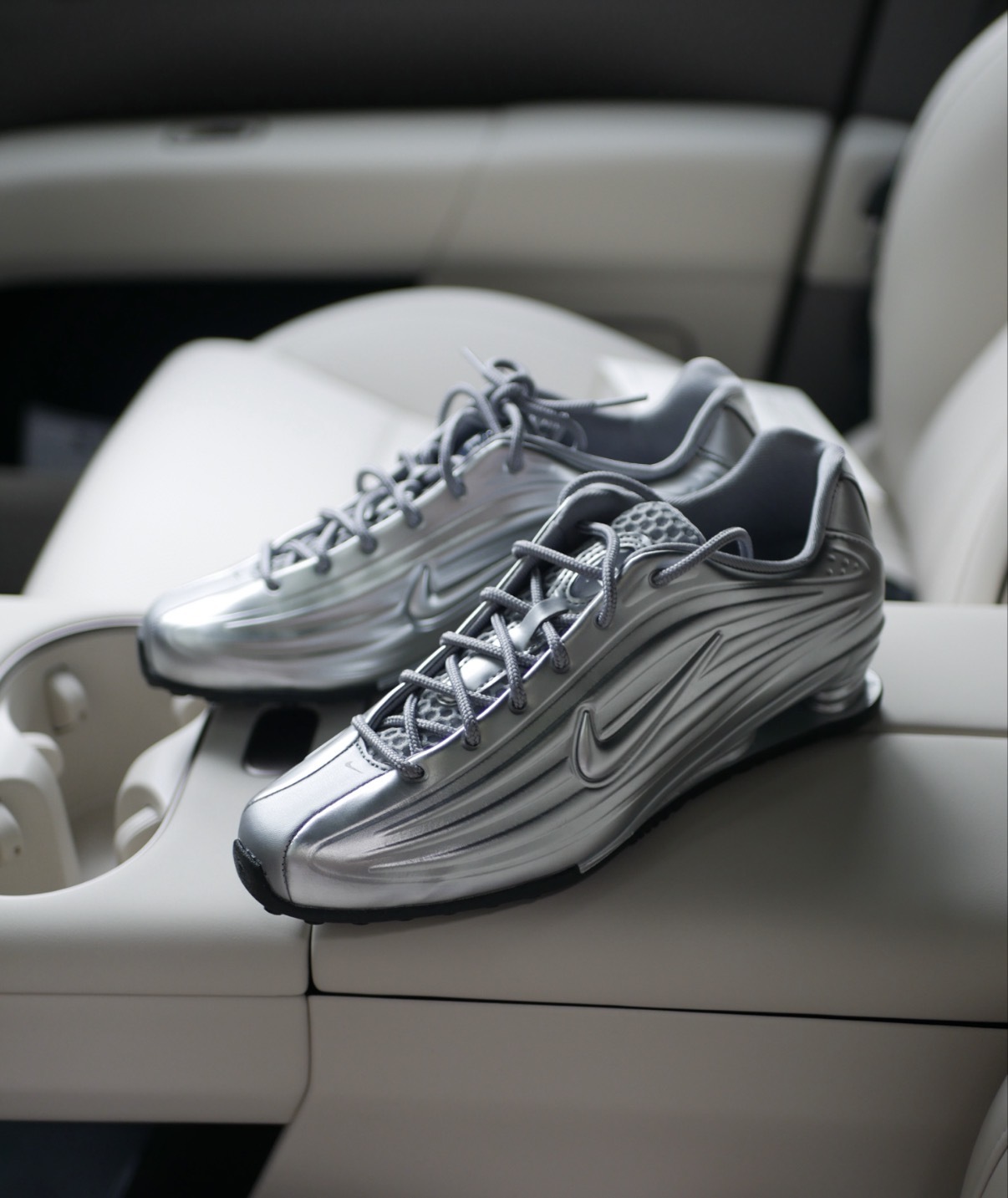 女鞋 NIKE W SHOX Z 銀色 氣墊 緩震 復古 彈簧鞋 運動鞋【IO7843-002】