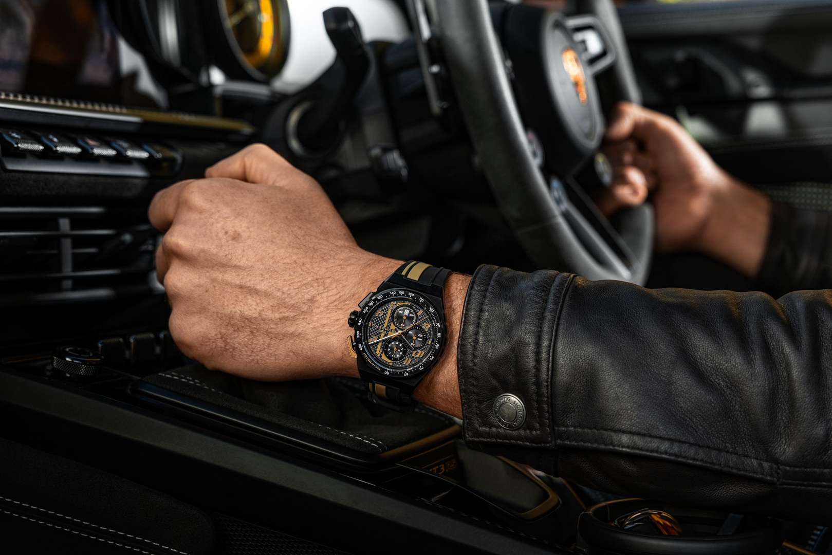 Bomberg, 炸彈錶,APEX 系列, APEX JP, APEX Carbon, 黑金傳奇計時碼錶,賽車計時碼錶,NT42CHPBA.01-18.12,John Player Special