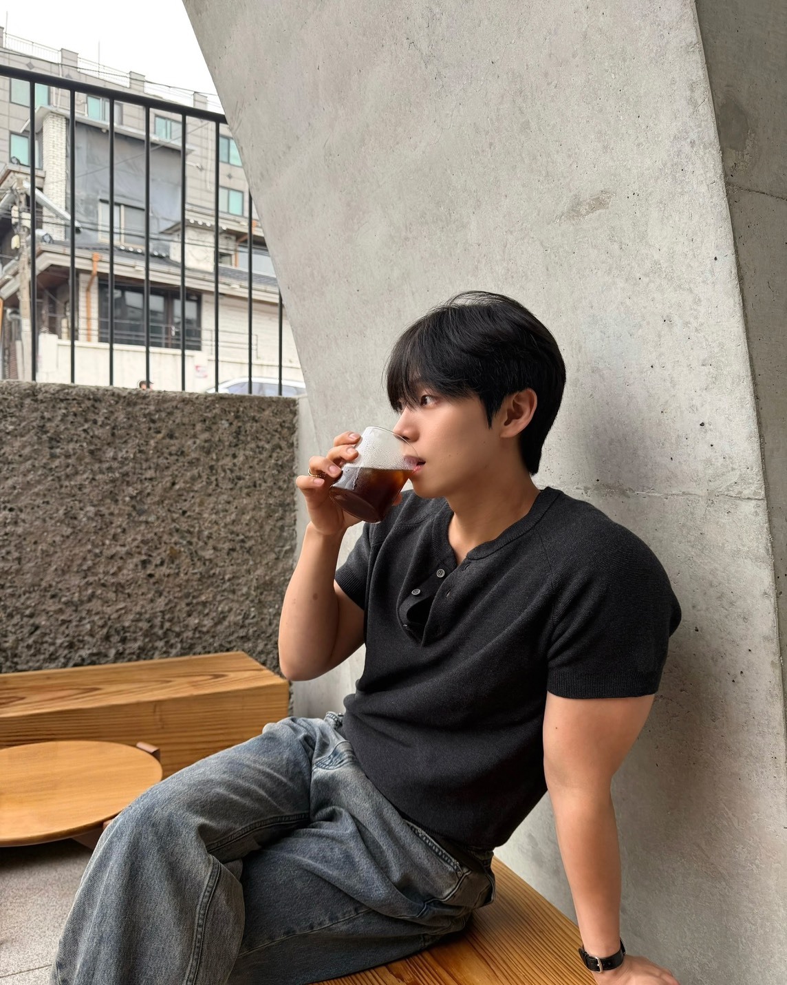 【OWN】Dimitri Black 亨利領 短袖 上衣 韓系 流行 新品 CoolMax 涼感 快乾 男女同款 黑 白 灰 紅 水洗灰