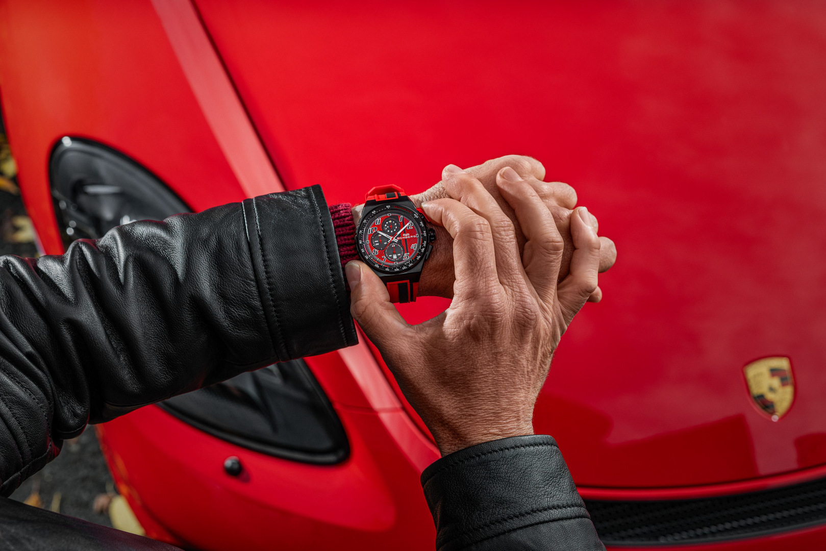 Bomberg, 炸彈錶,APEX 系列, APEX MZ, APEX Carbon, 紅線狂飆計時碼錶,賽車計時碼錶,NT42CHPBA.01-10.12,Redline,碳纖維紋路面盤