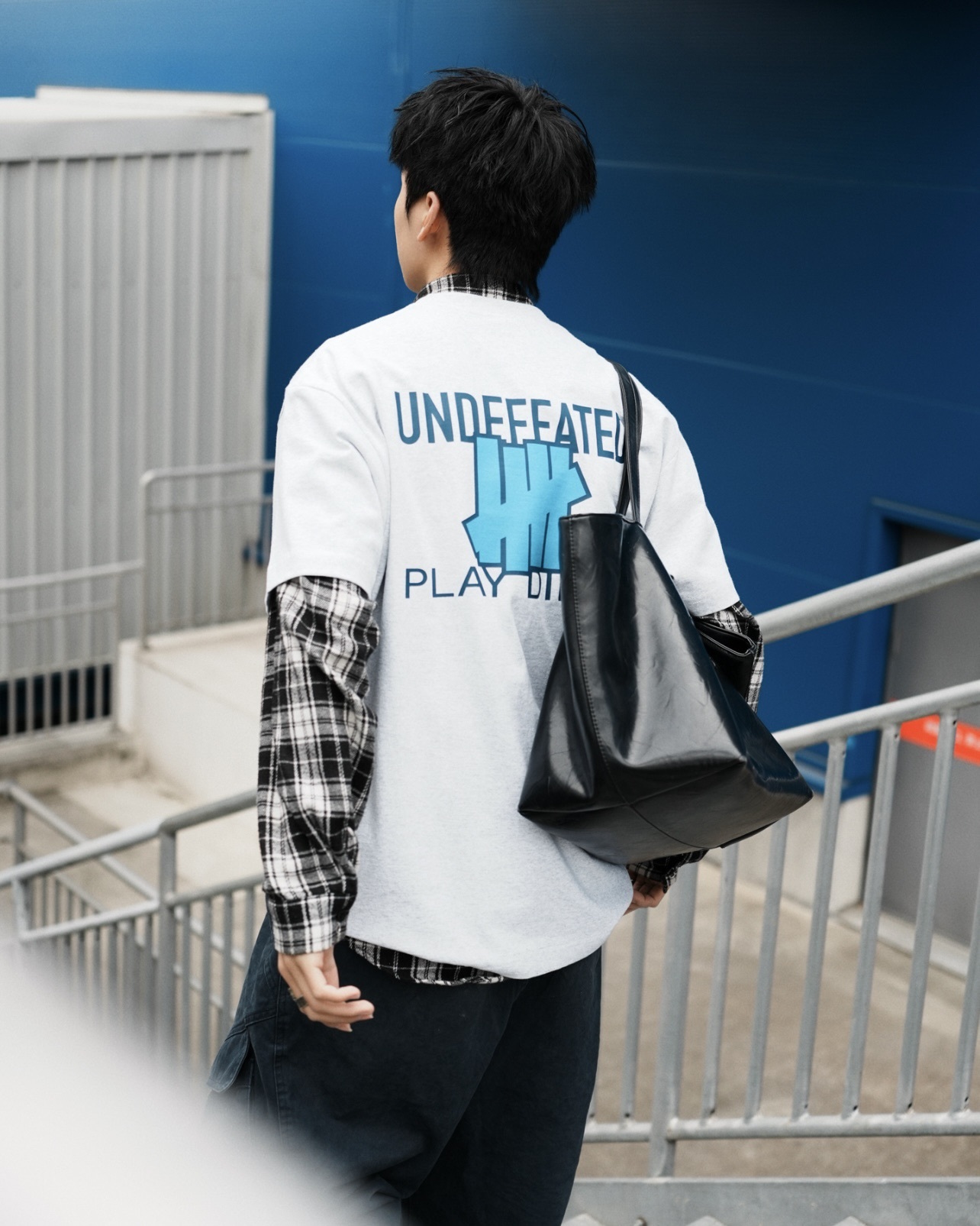 #預購 UNDEFEATED 26SS 背後大LOGO 字母印花短踢 三色