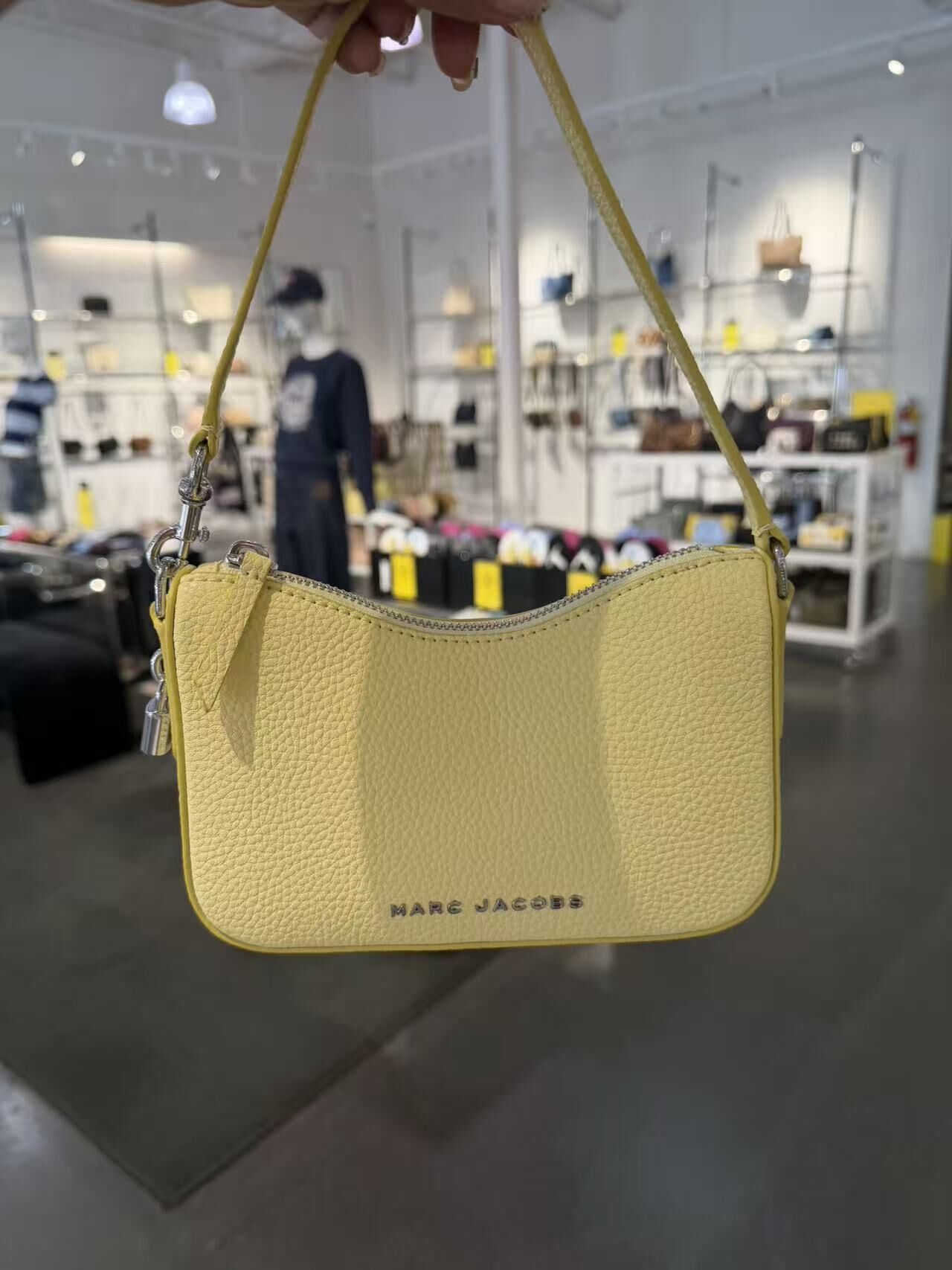 【直播】Marc Jacobs LX062656 Drifter 迷你腋下包(檸檬黃)