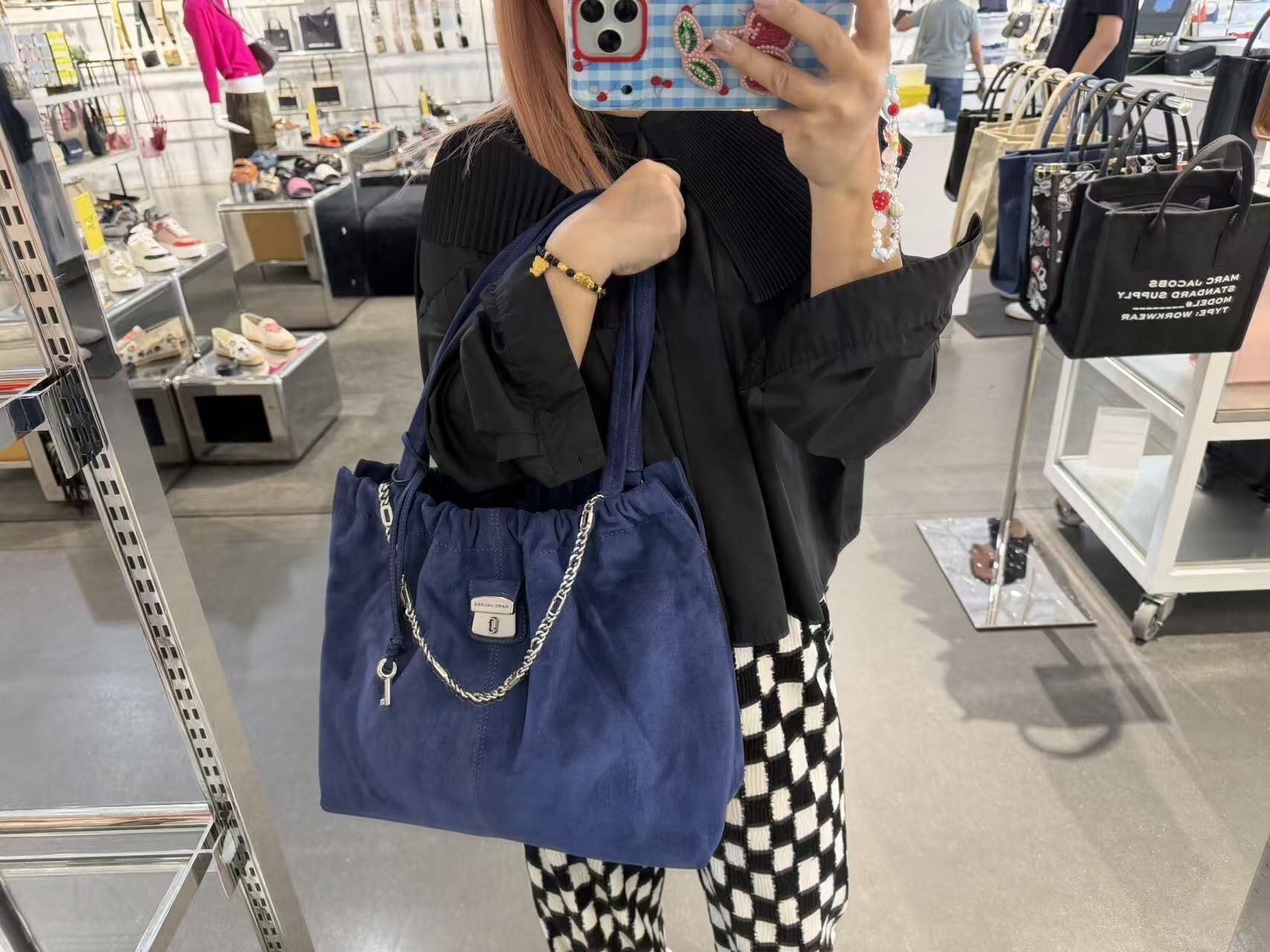 【直播】Marc Jacobs LX062657 The Cristina 絨面皮手提包(藍色)