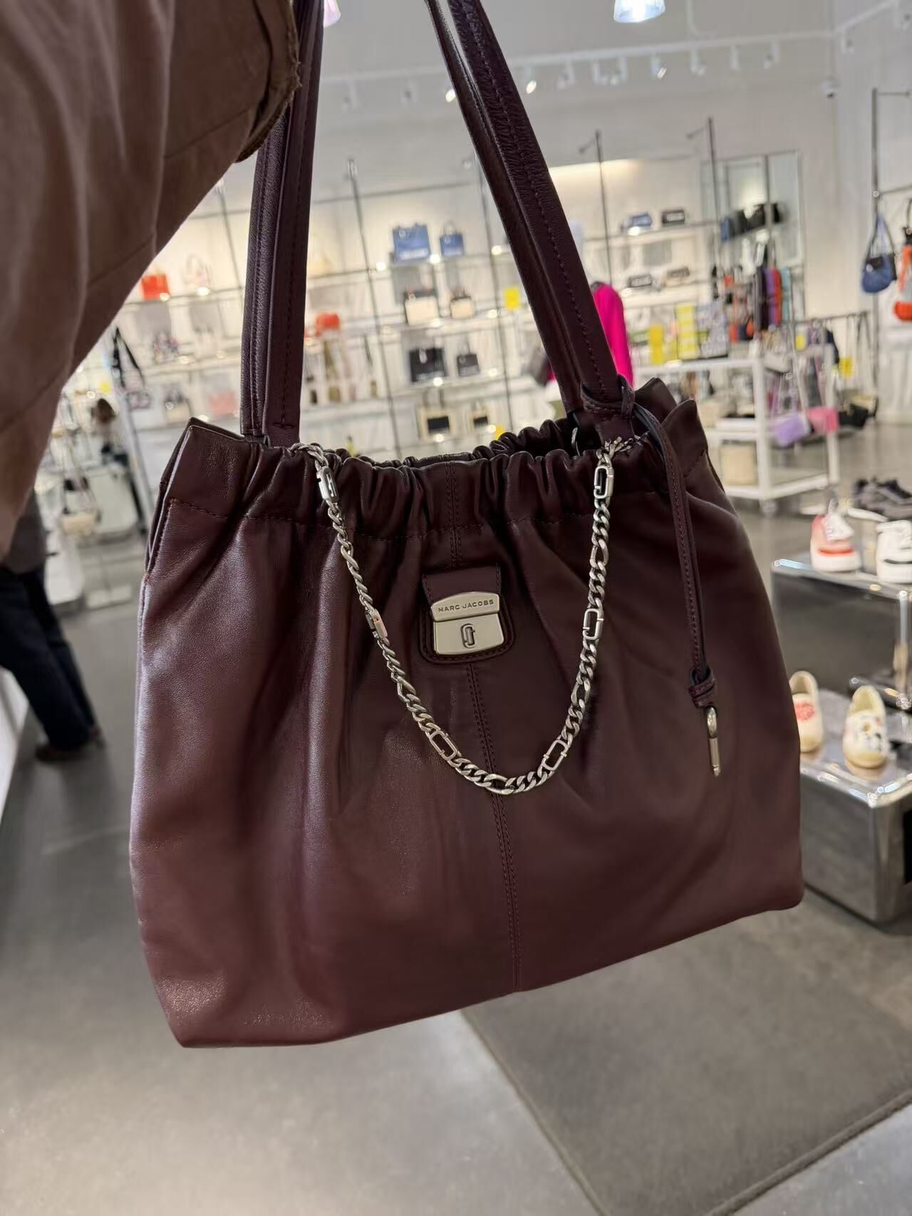 【直播】Marc Jacobs LX062659 Cristina 抓褶托特包(酒紅色)