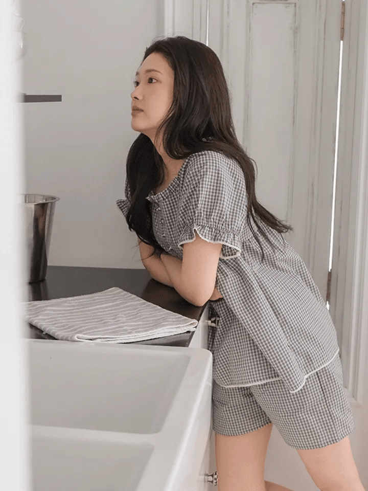 Juuneedu｜[短袖睡衣] Late Check Couple Pajama [2 colors]