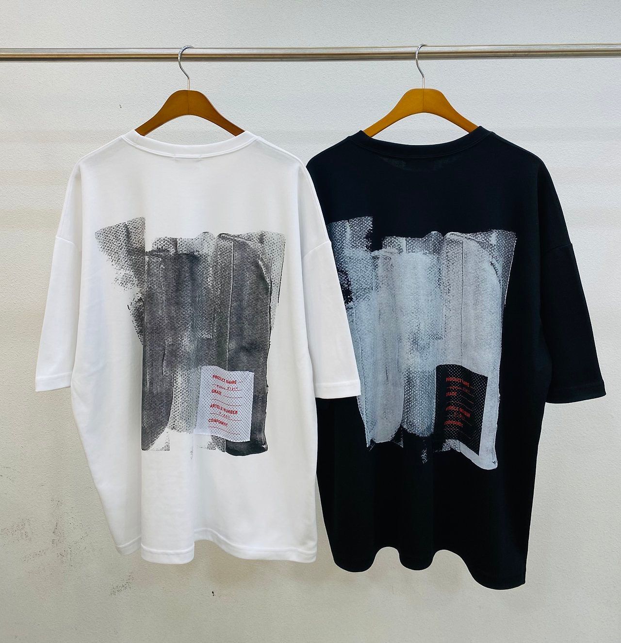 英文字圖案短袖Tee UNSTANDARD-168T