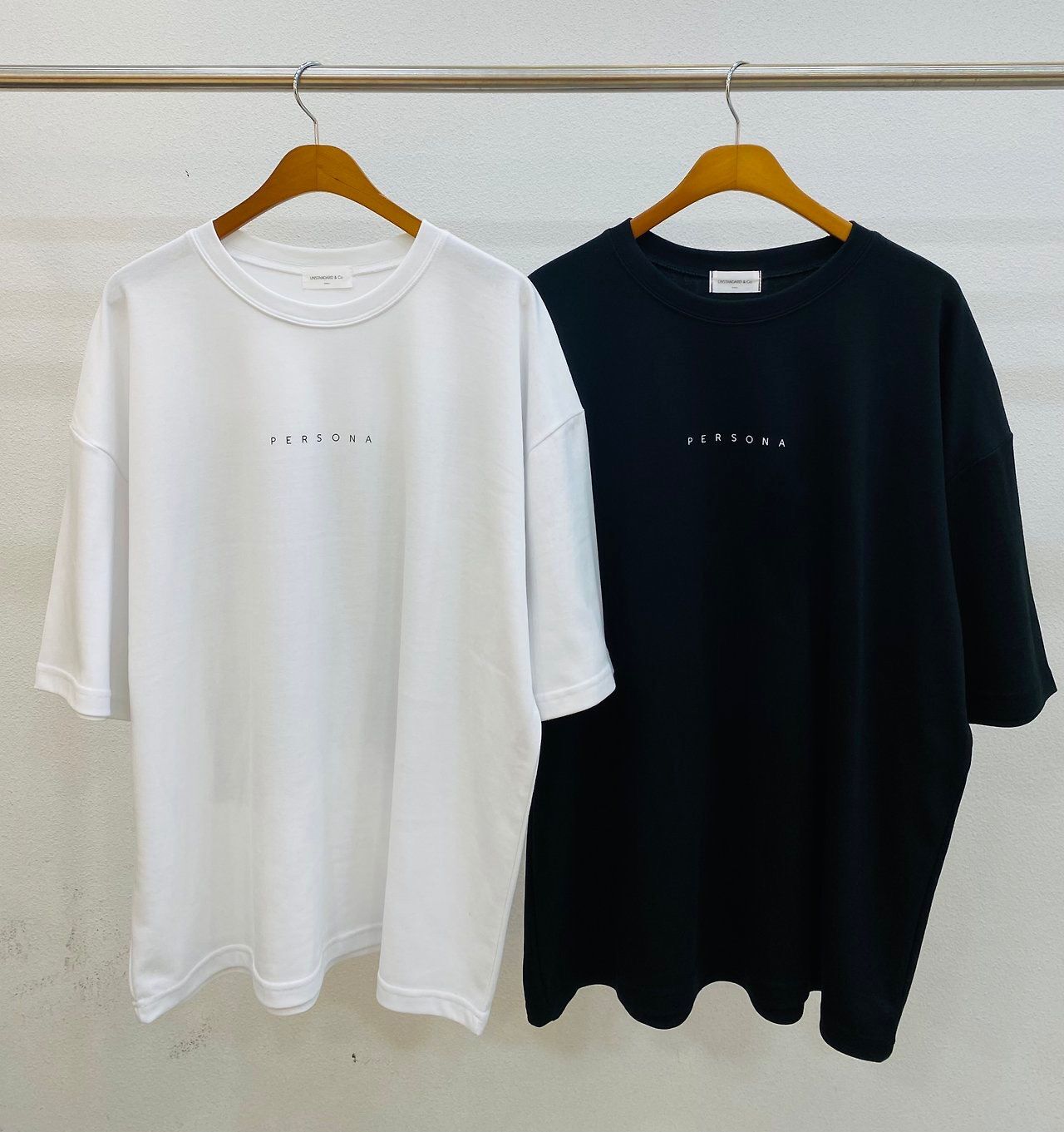 英文字圖案短袖Tee UNSTANDARD-168T