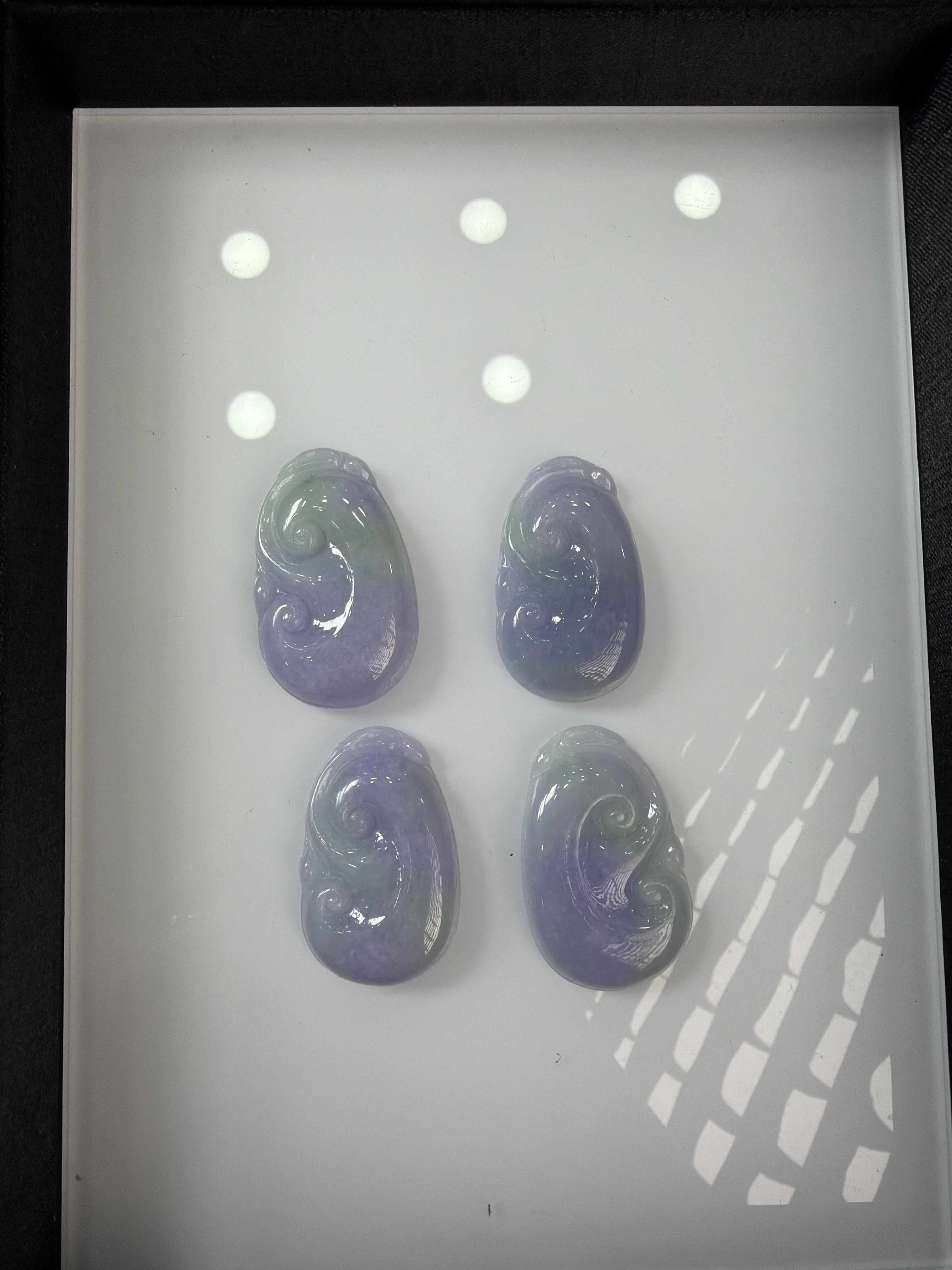 UB45 翡翠妖紫春彩如意 **連18K金扣 (TT6655) **連證書