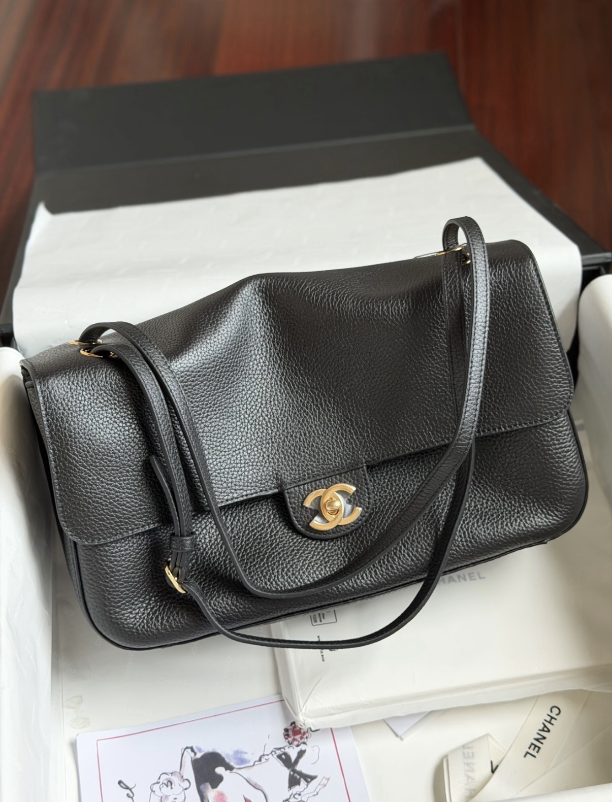 Chanel Maxi 32 黑金