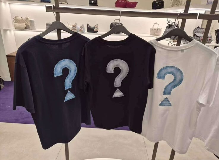 GS11 男女同款 XS:胸36 長22 S:胸38 長23 M:胸40 長26 L:胸42 長27 XL:胸44 長28 $199 [MQ2K9433]