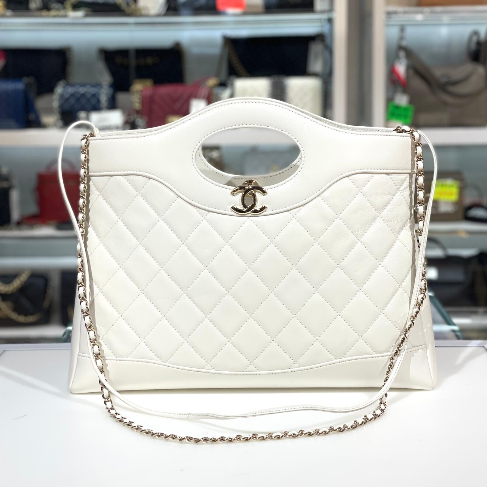 全新Chanel 31 bag Medmiu,  White Shiny Calf Leather, 白色油蠟皮, 香奈兒Shopping Bag @晶片#BRAND NEW #香榭站正品