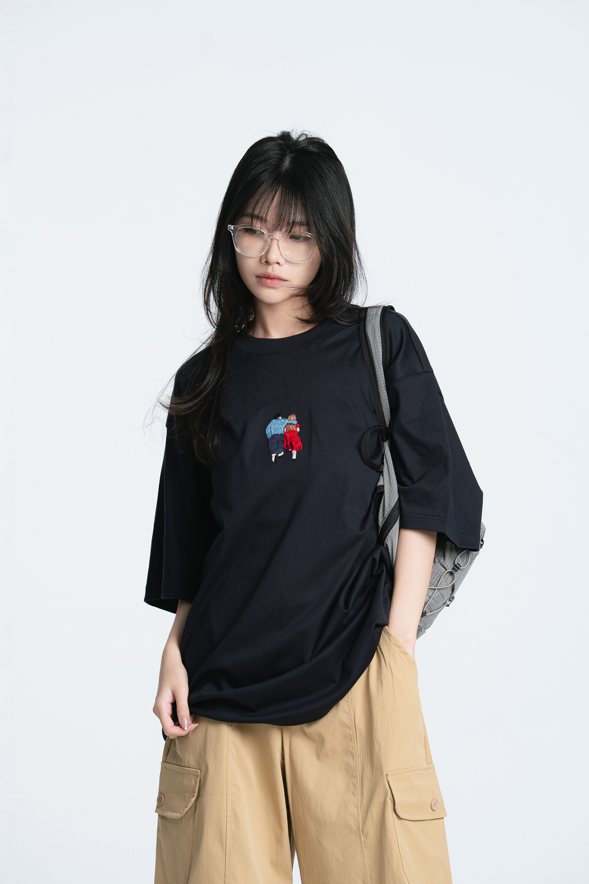 超質感刺繡人物短袖t 2色