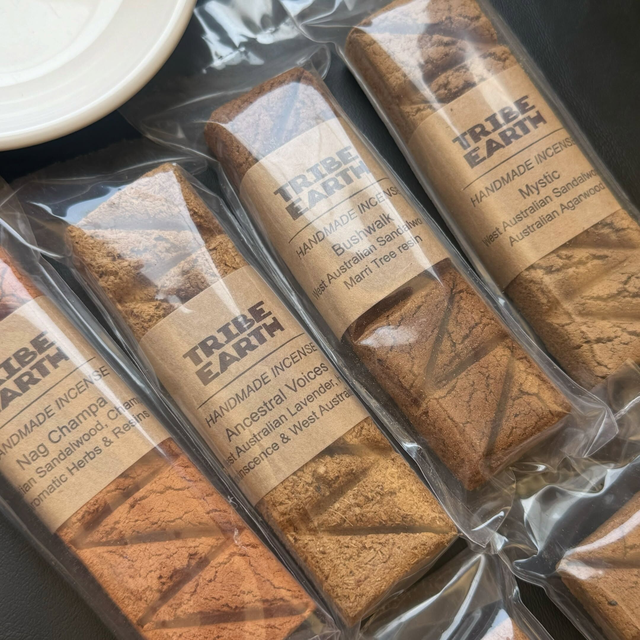 [原石] 澳洲Tribe Earth 純天然手工香磚 熏香塊 香塔 10入
