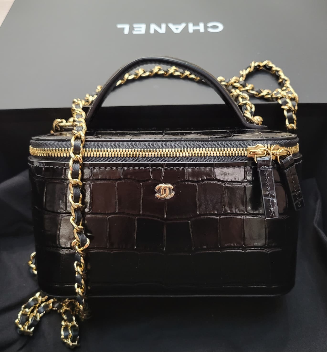 CHANEL AP5387 CROCODILE Embossed VANITY W/ CHAIN  BLACK GOLD 壓鱷魚皮紋小牛皮黑色