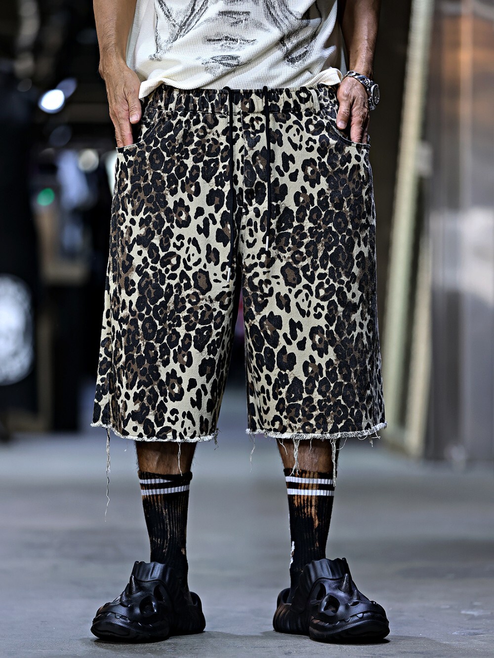 Cropped Loose Shorts