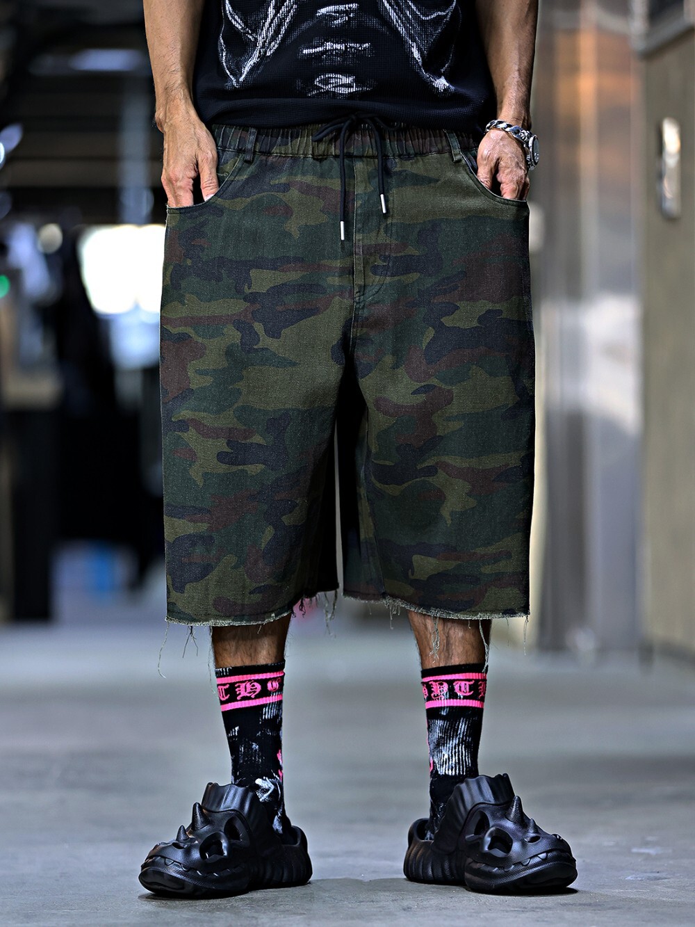 Cropped Loose Shorts
