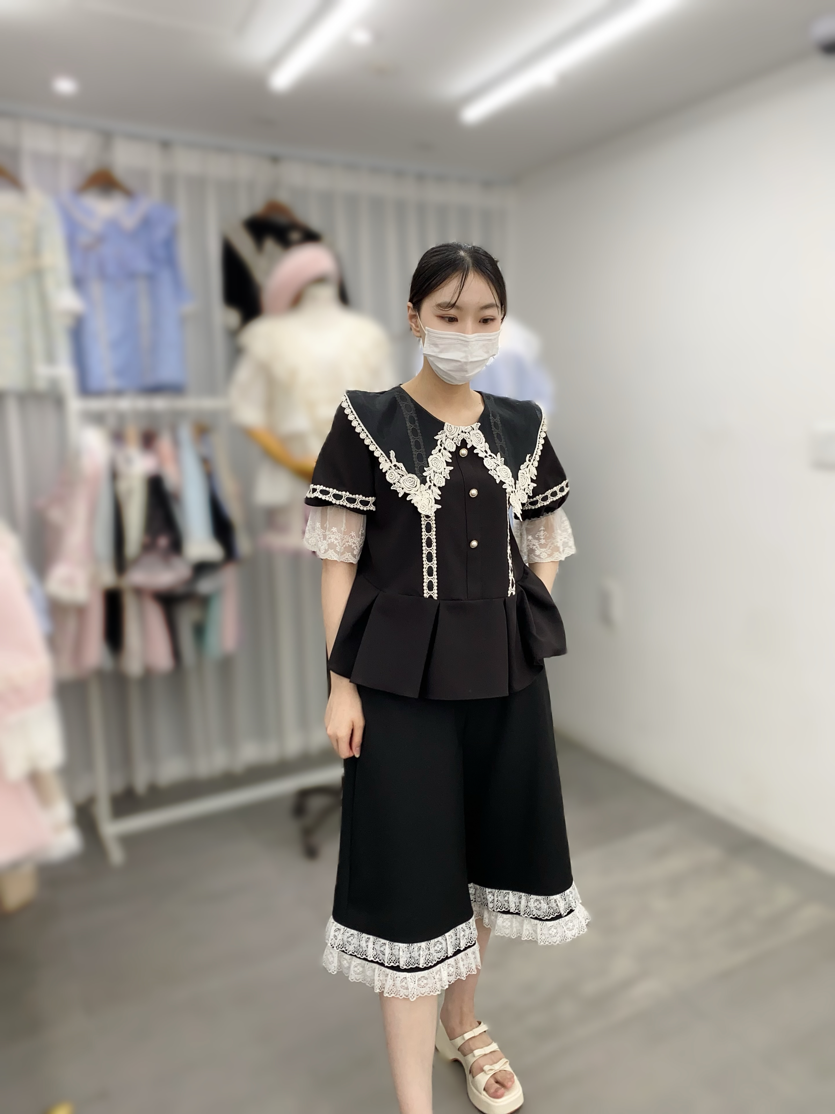 P19  上身 胸42 長22 $489 (一口價)