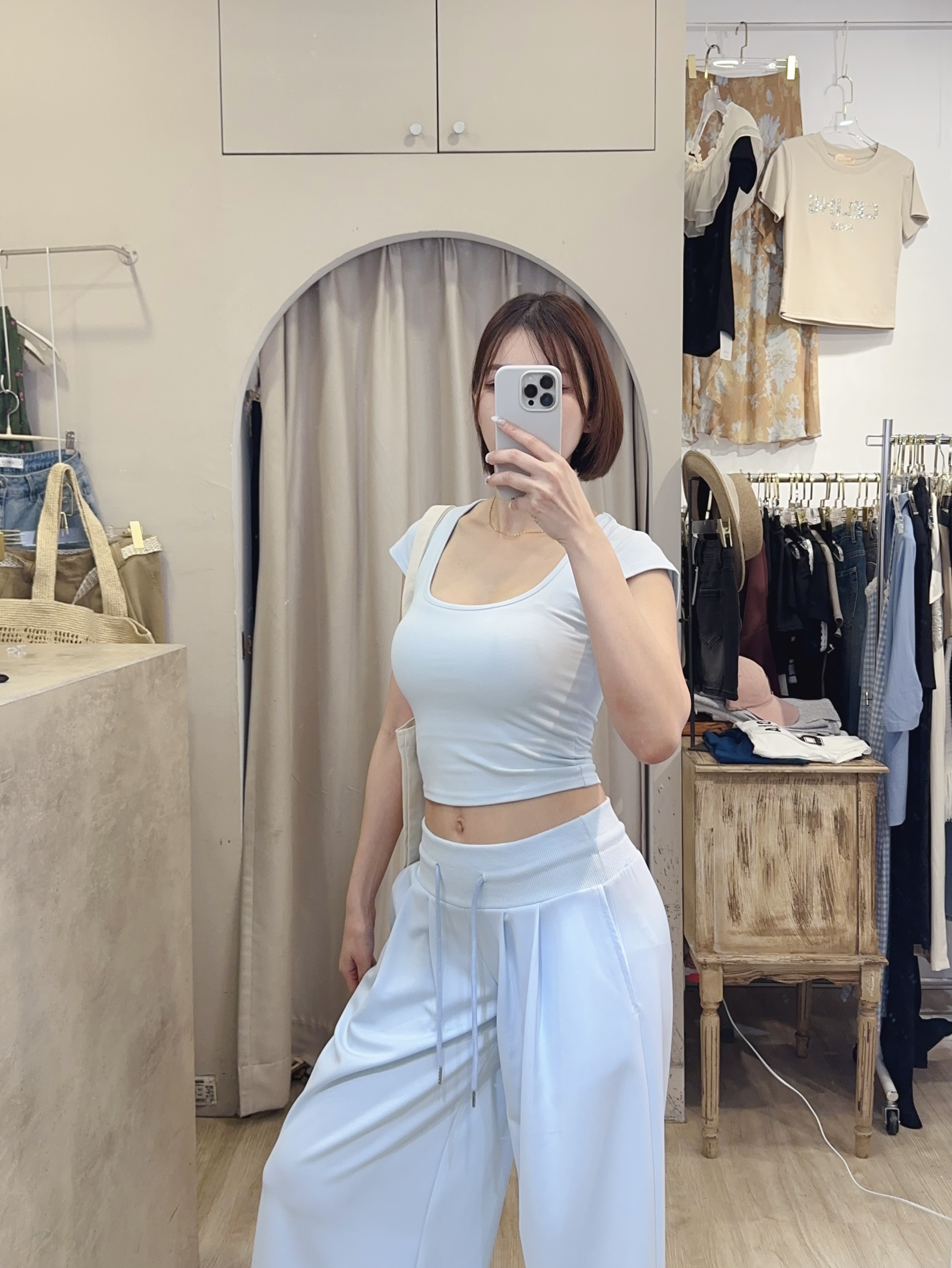 微辣休閒Ｕ領上衣寬褲套裝 黑藍