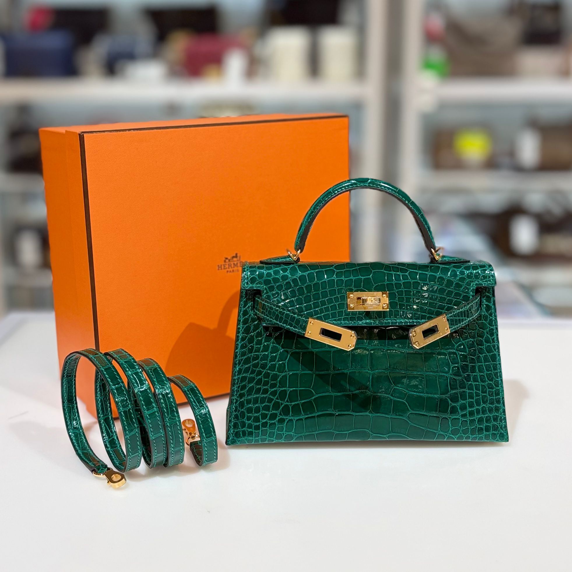 全新HERMES MINI KELLY 二代C刻 翡翠綠鱷魚皮 6Q GHW #MK2 #BRAND NEW #香榭站正品