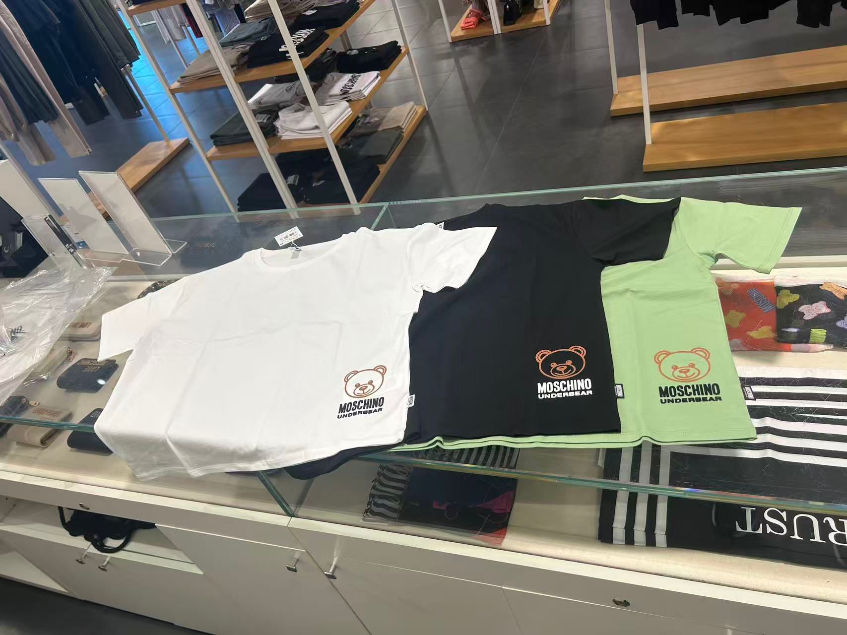 LYS01996 MOSCHINO Underbear 側邊小熊 Logo Tee 女款
